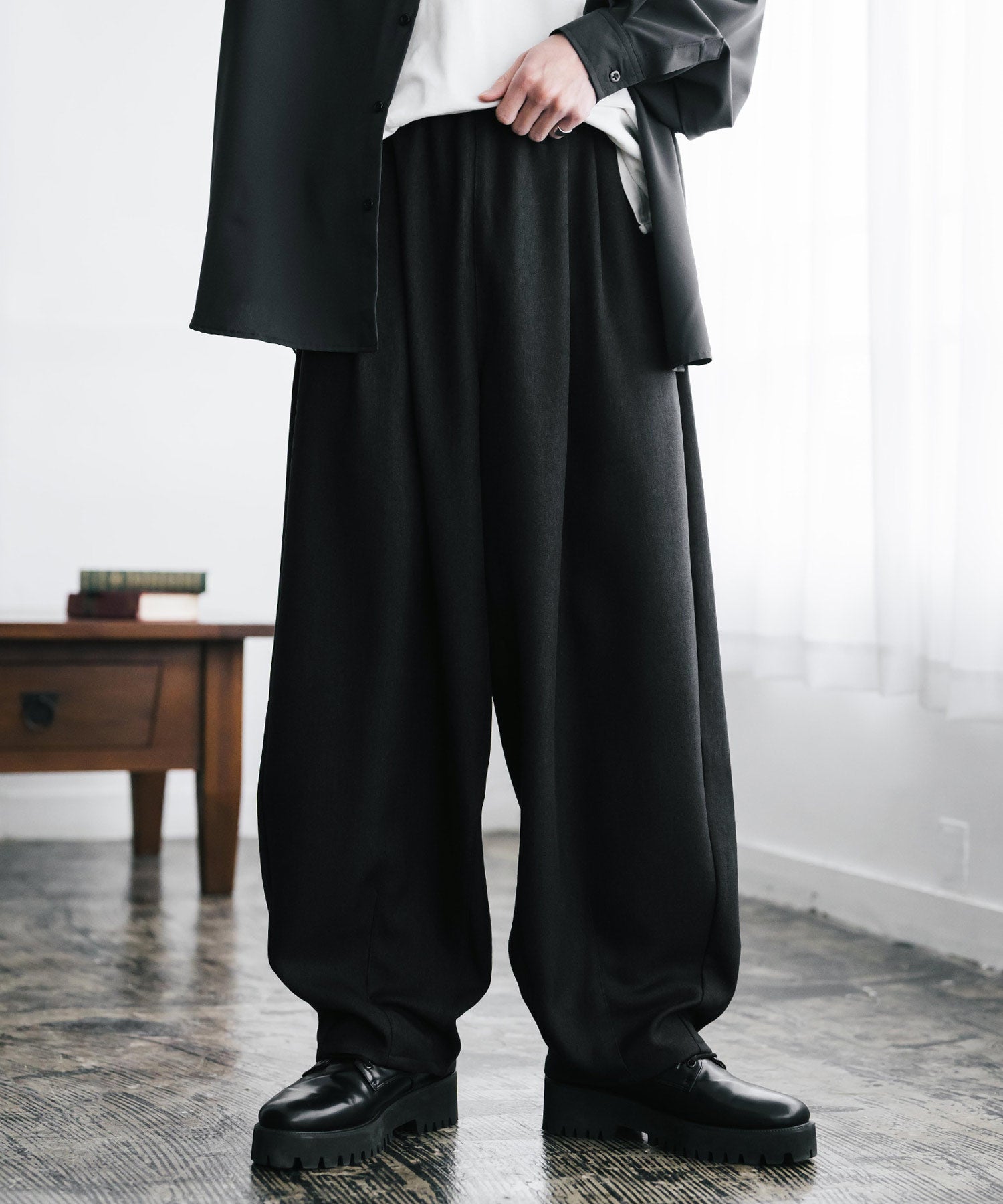 サージツイル2タックイージーワイドバルーンパンツ 15187