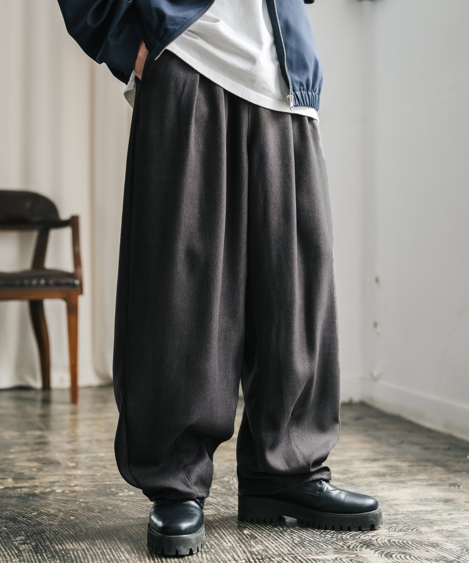 コルネリアーニ 美品 50 XL ダブルジャケット 1タック パンツ 最高級 サージツイル2タックイージーワイドバルーンパンツ 15187 – Rocky Monroe