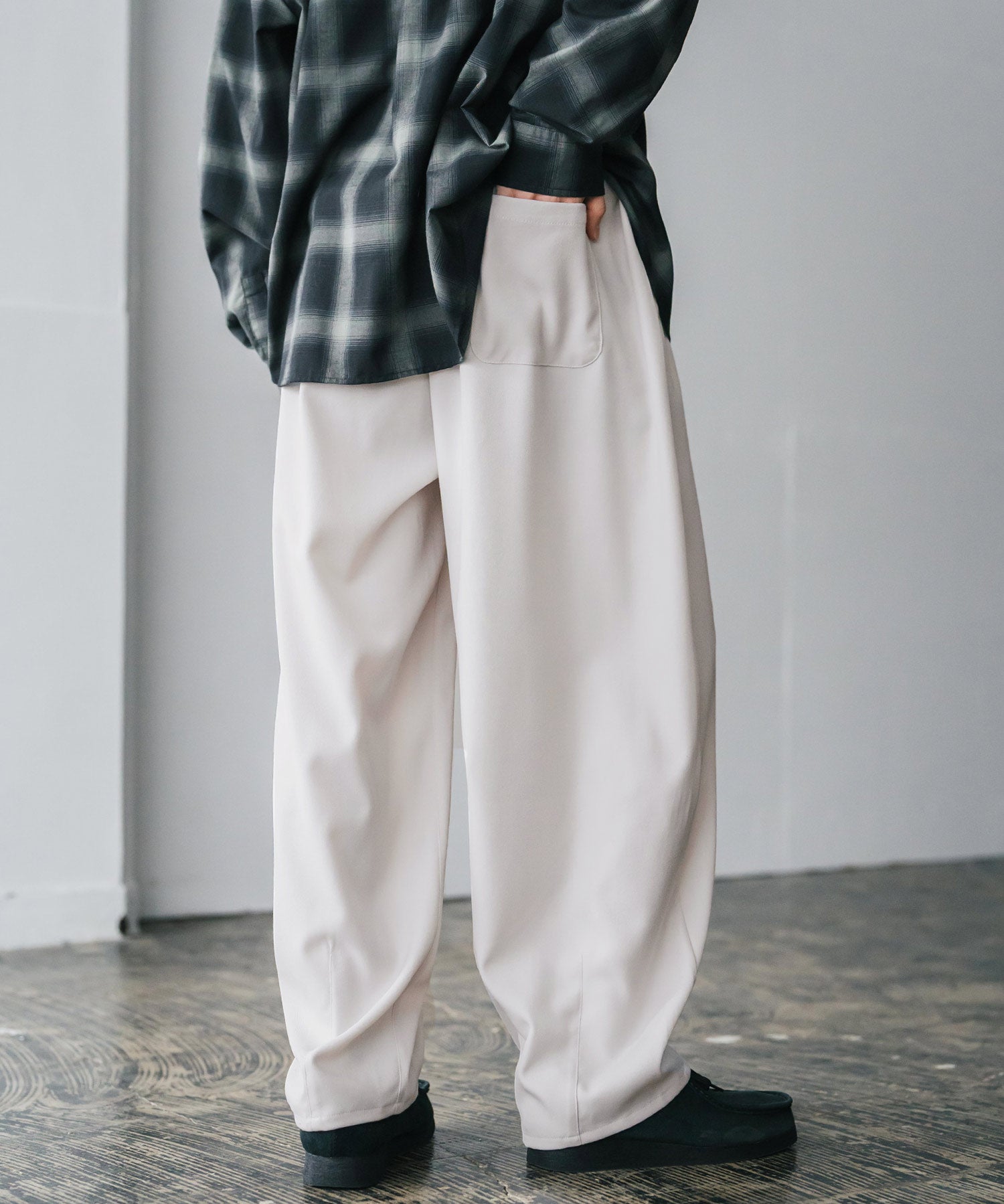 サージツイル2タックイージーワイドバルーンパンツ 15187