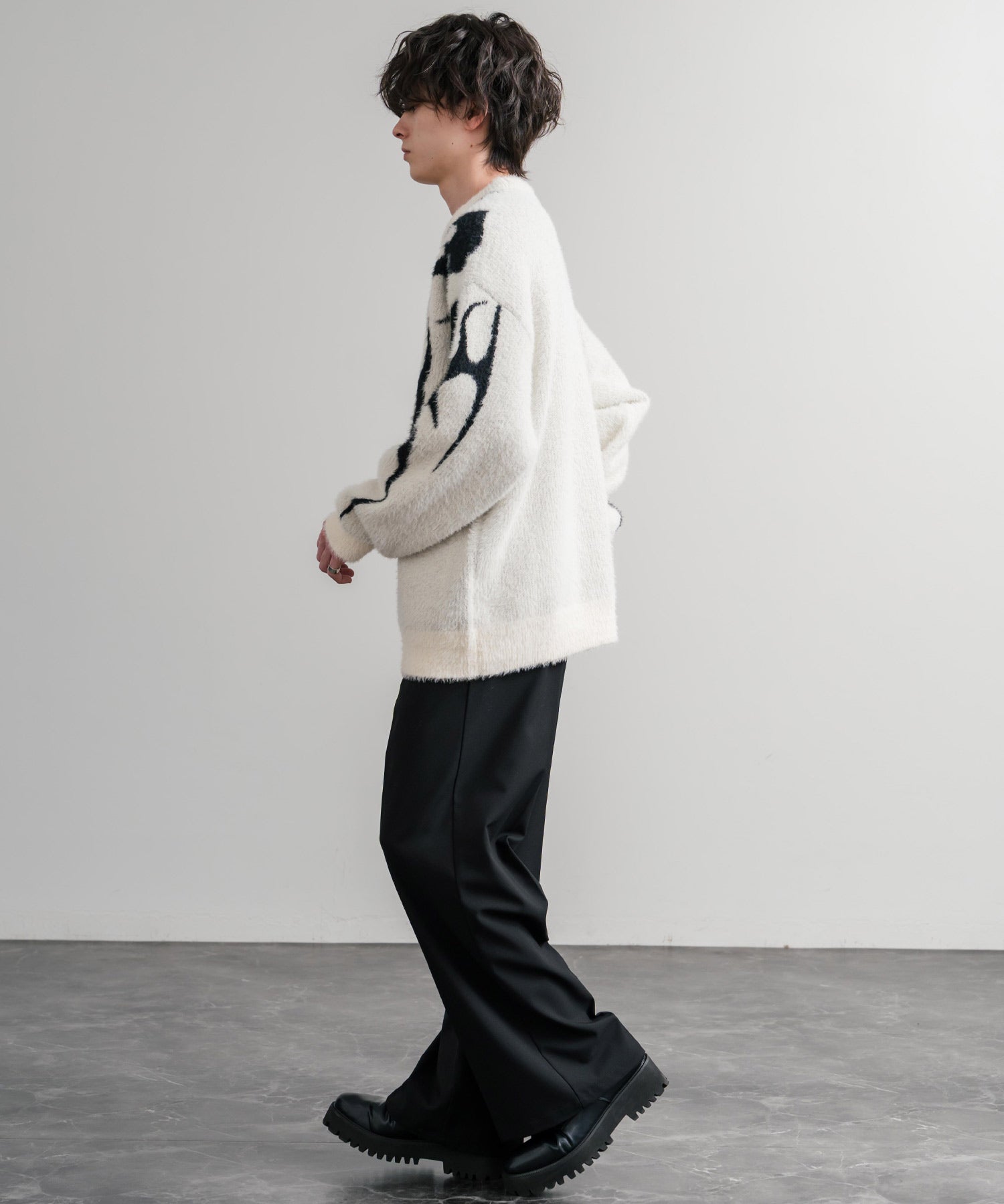 5Gフェザーヤーンジャガードトライバル柄ルーズクルーネック長袖ニット 15191