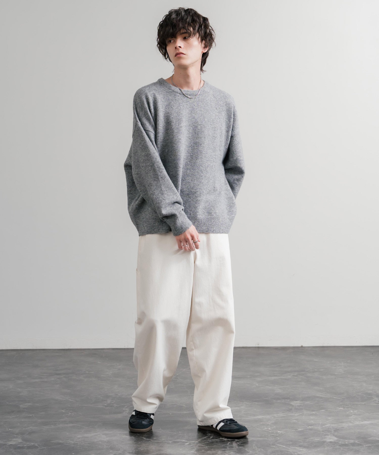 オーバーサイズ5Gウール混天竺ショート丈クルーネックニットセーター 15192