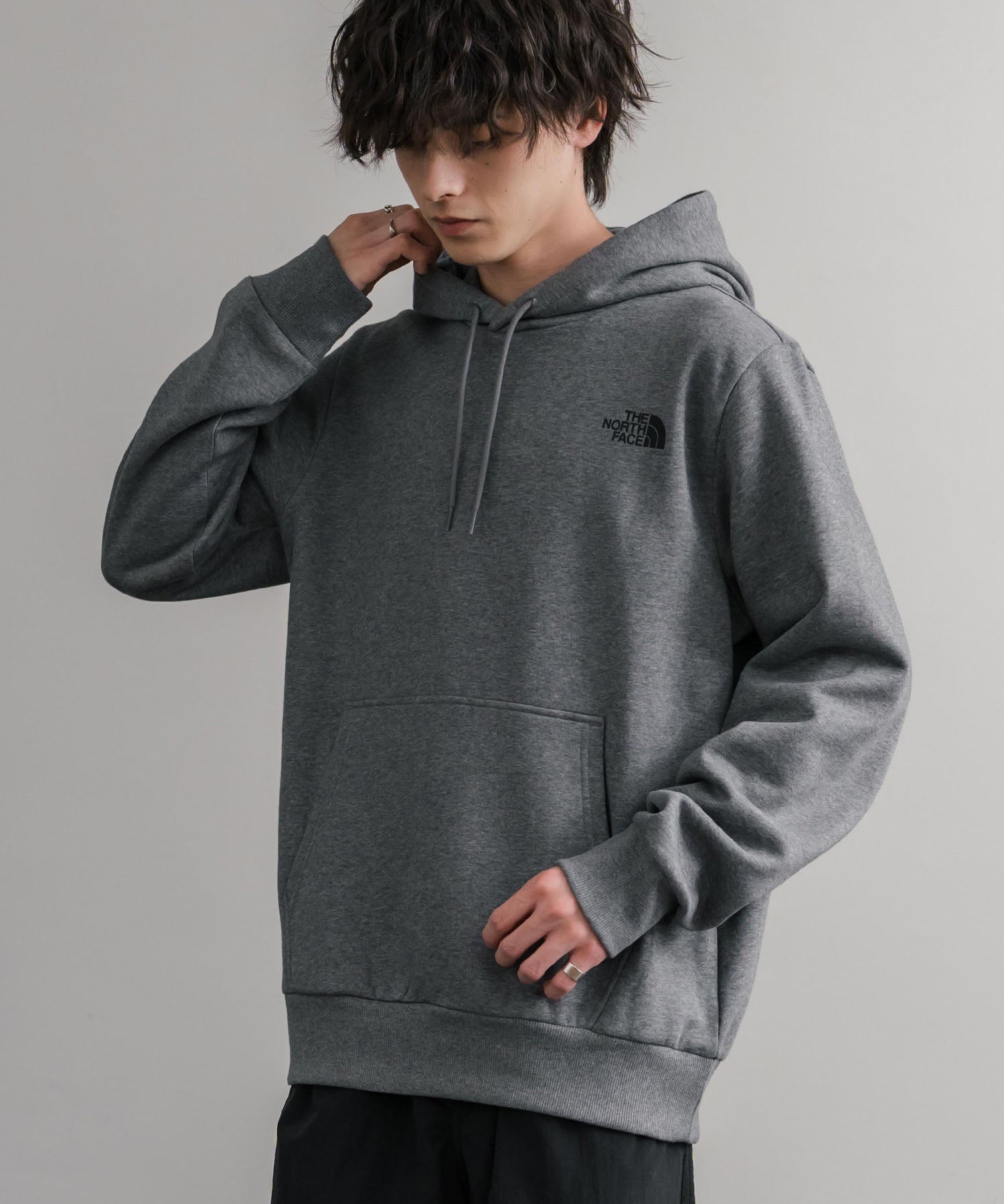 THE NORTH FACE ザ・ノースフェイス SIMPLE DOME HOODIE オーバーサイズ裏起毛シンプルワンポイントロゴプルオーバーパーカー 15215