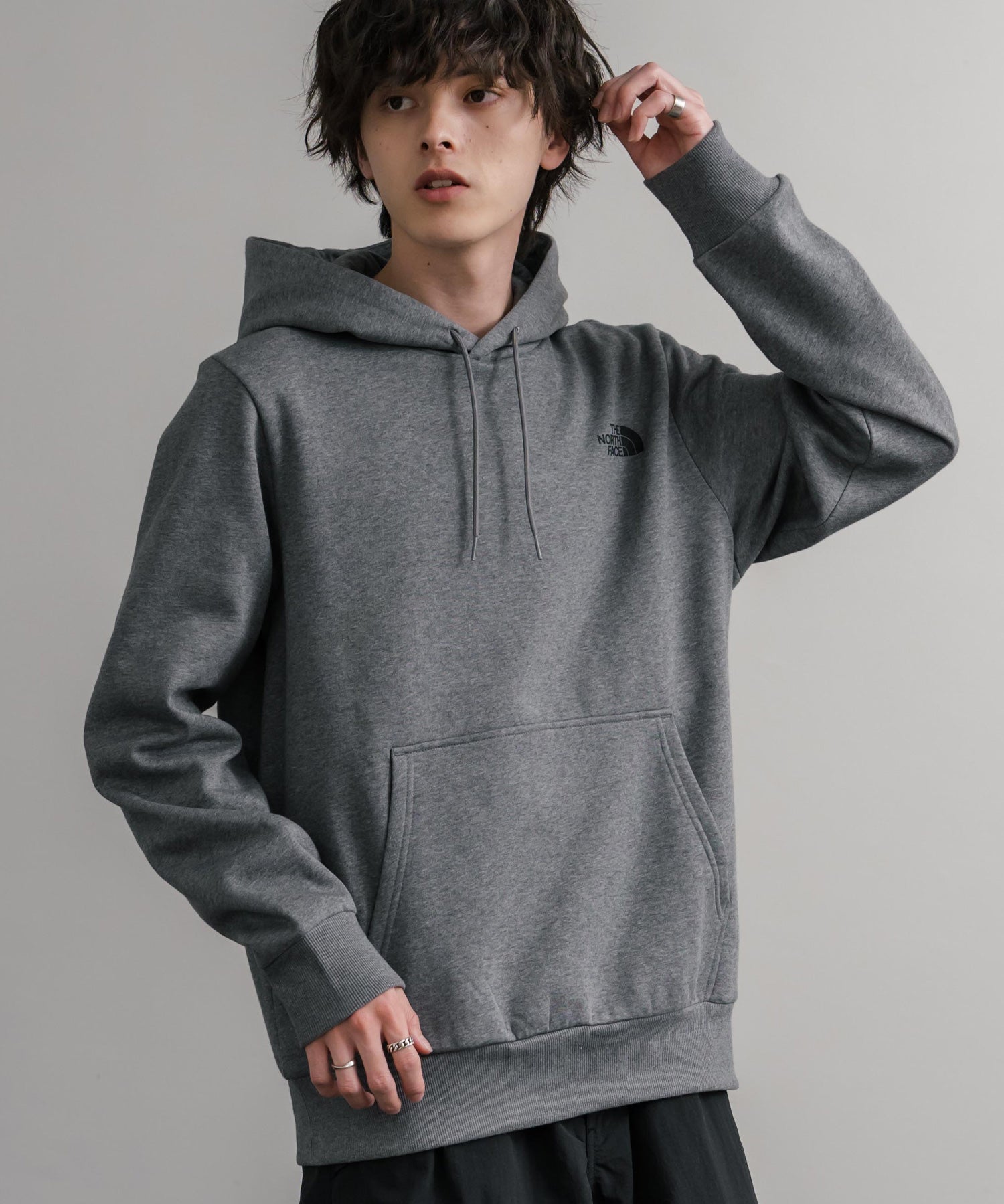 THE NORTH FACE ザ・ノースフェイス SIMPLE DOME HOODIE オーバーサイズ裏起毛シンプルワンポイントロゴプルオーバーパーカー 15215