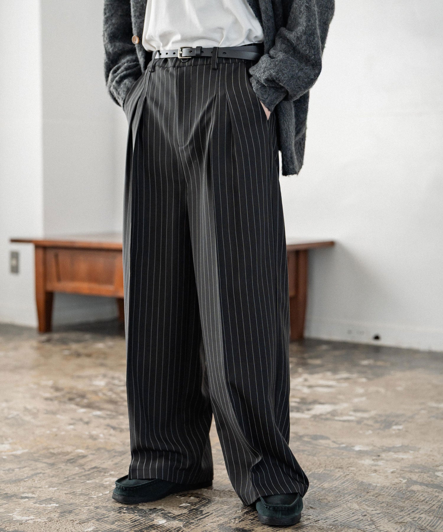 セミワイド2タックストレートスラックス 15248 – Rocky Monroe