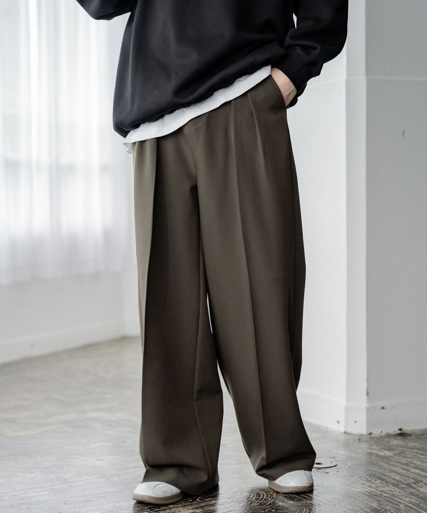 セミワイド2タックストレートスラックス 15248