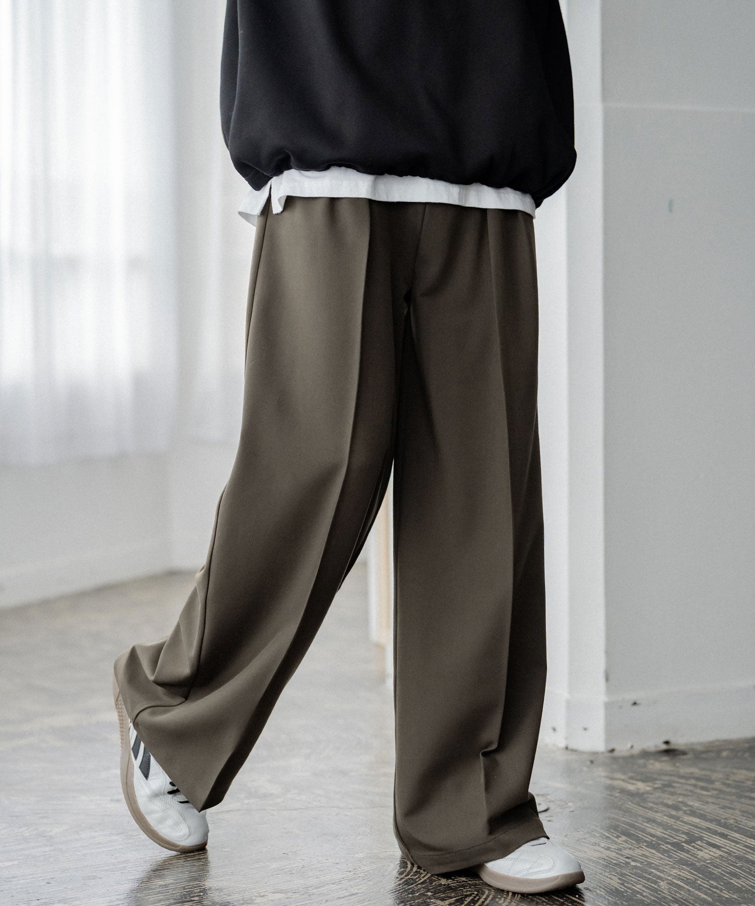 セミワイド2タックストレートスラックス 15248