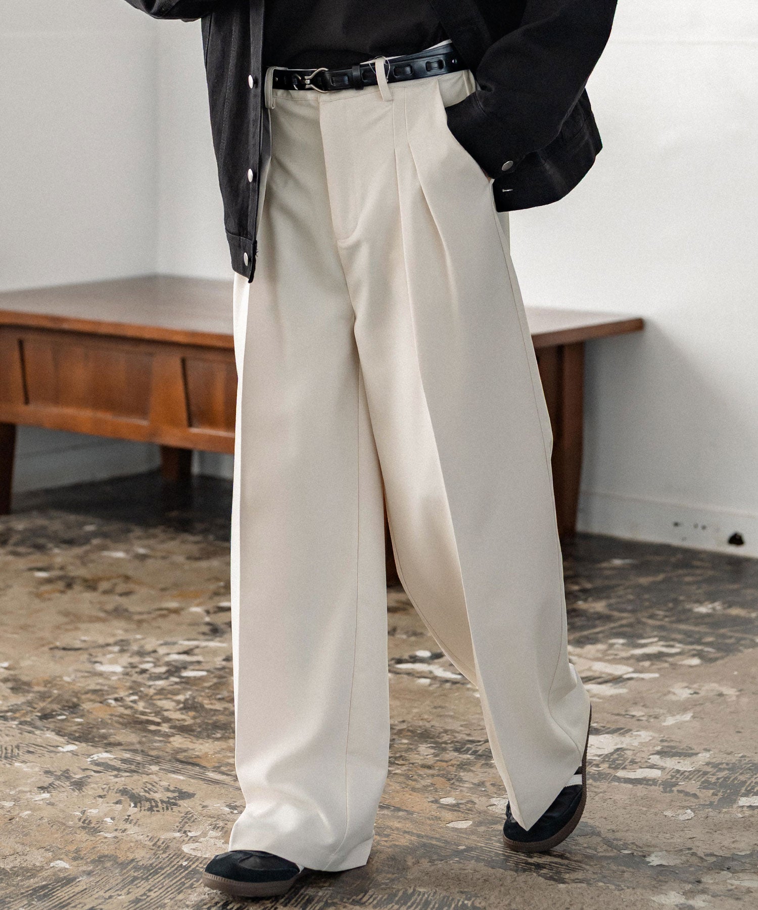 セミワイド2タックストレートスラックス 15248