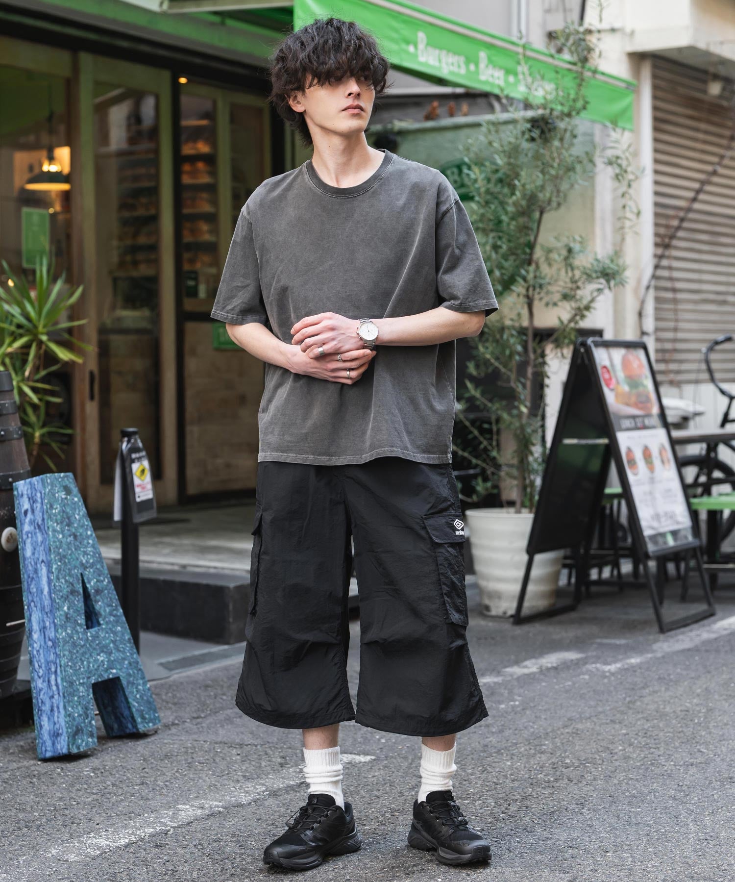 UMBRO アンブロ 別注コラボ 膝下丈 ワンポイントロゴ刺繍ナイロンワイドカーゴハーフパンツ 15348