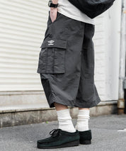 UMBRO アンブロ 別注コラボ 膝下丈 ワンポイントロゴ刺繍ナイロンワイドカーゴハーフパンツ 15348