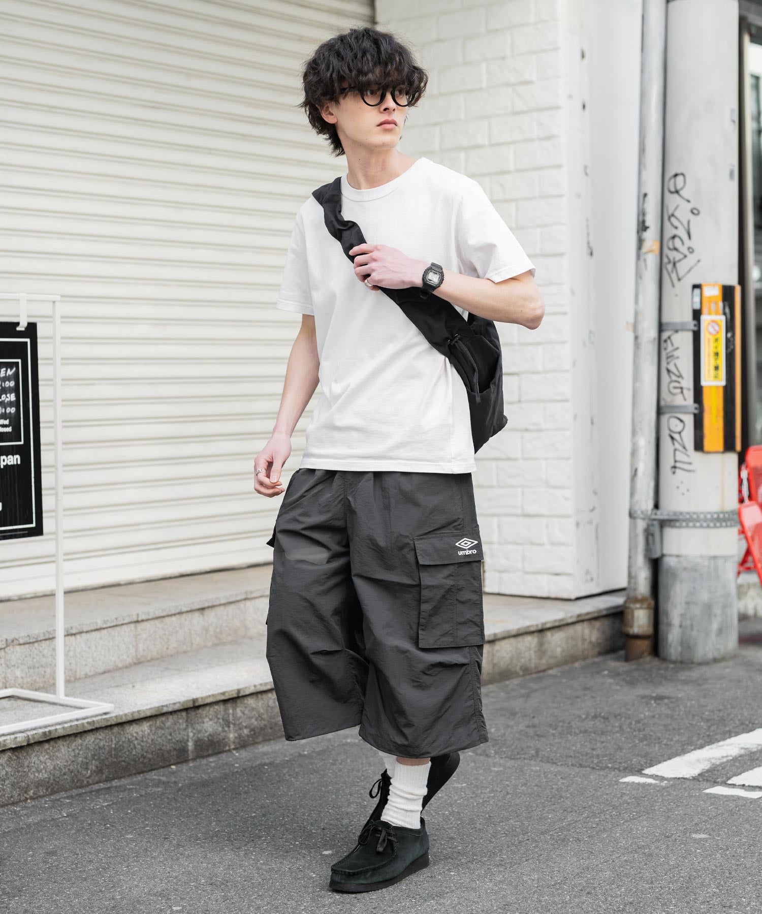 UMBRO アンブロ 別注コラボ 膝下丈 ワンポイントロゴ刺繍ナイロンワイドカーゴハーフパンツ 15348