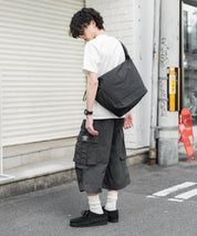 UMBRO アンブロ 別注コラボ 膝下丈 ワンポイントロゴ刺繍ナイロンワイドカーゴハーフパンツ 15348