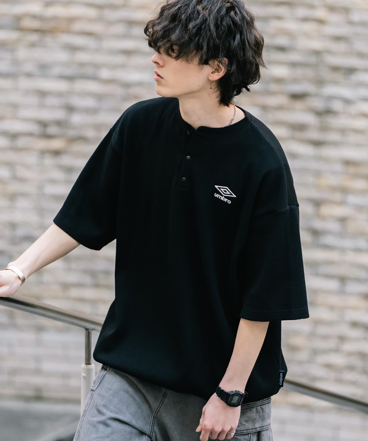 UMBRO アンブロ 別注コラボ オーバーサイズワンポイントロゴ刺繍ワッフルヘンリーネック半袖Tシャツ 15349