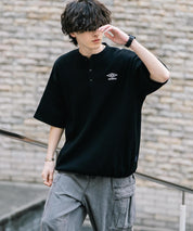 UMBRO アンブロ 別注コラボ オーバーサイズワンポイントロゴ刺繍ワッフルヘンリーネック半袖Tシャツ 15349