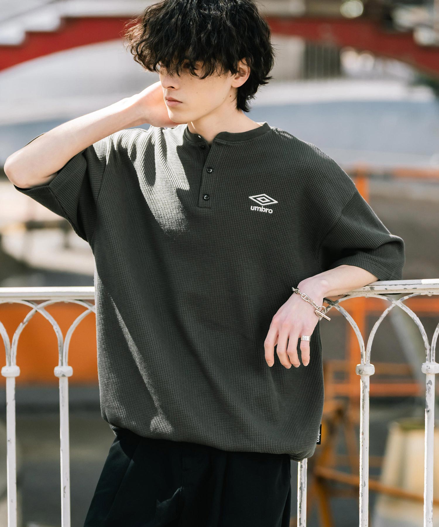 【超人気】レアXL アンブロ×ボット×ビームス 有刺鉄線 プルオーバーシャツ UMBRO アンブロ 別注コラボ オーバーサイズワンポイントロゴ刺繍
