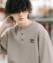 UMBRO アンブロ 別注コラボ オーバーサイズワンポイントロゴ刺繍ワッフルヘンリーネック半袖Tシャツ 15349