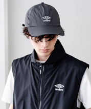 UMBRO 別注コラボ ワンポインロゴ刺繍ナイロンバンジーキャップ	15351