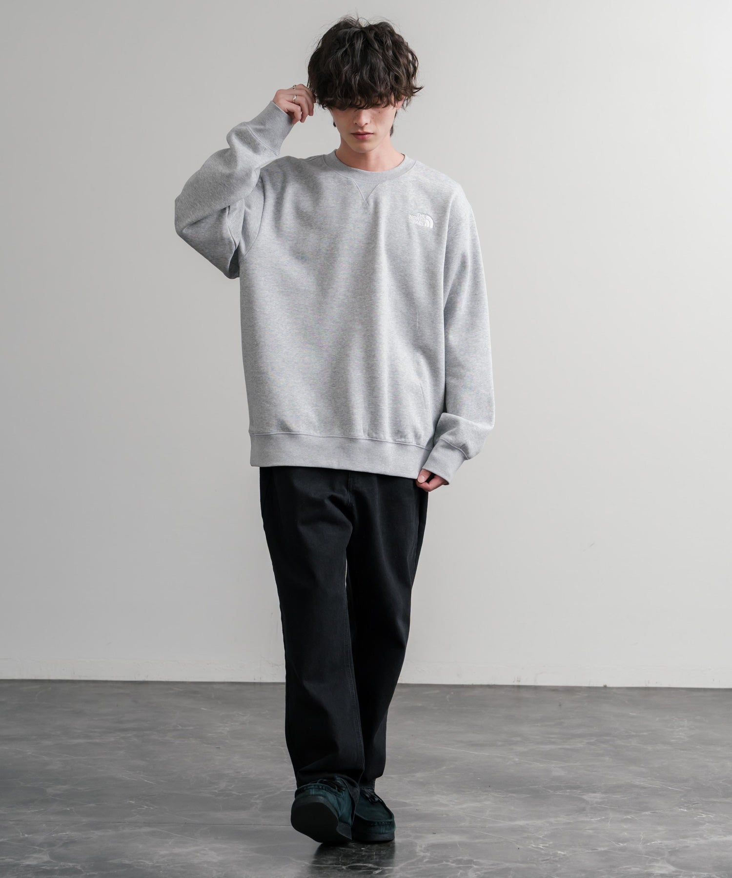 THE NORTH FACE ザ・ノースフェイス MEN S ESSENTIAL CREW 裏起毛ワンポイントロゴ刺繍長袖スウェット 15353