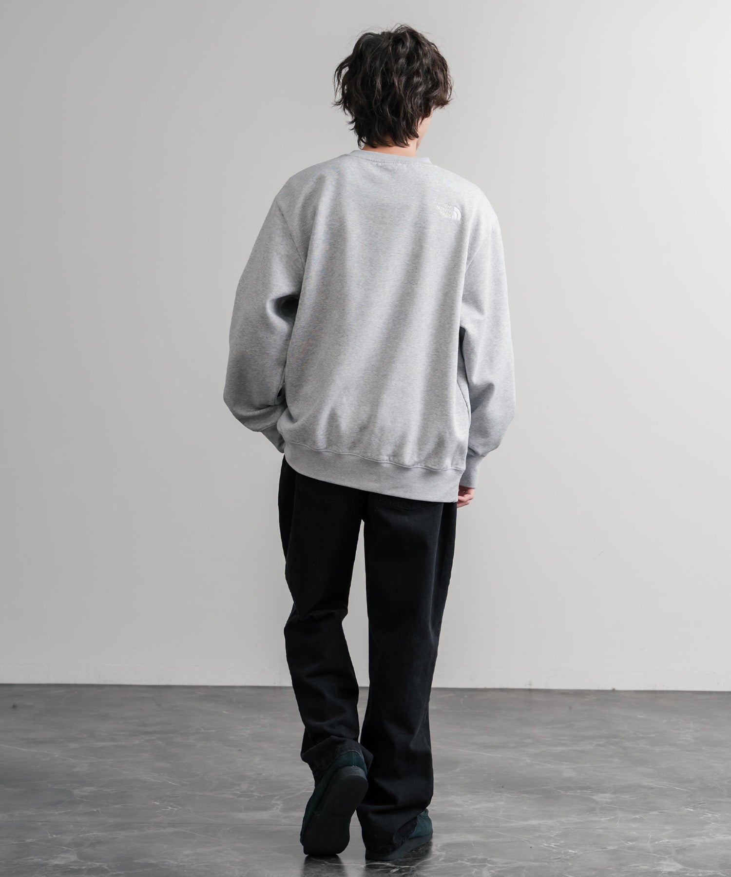 THE NORTH FACE ザ・ノースフェイス MEN S ESSENTIAL CREW 裏起毛ワンポイントロゴ刺繍長袖スウェット 15353