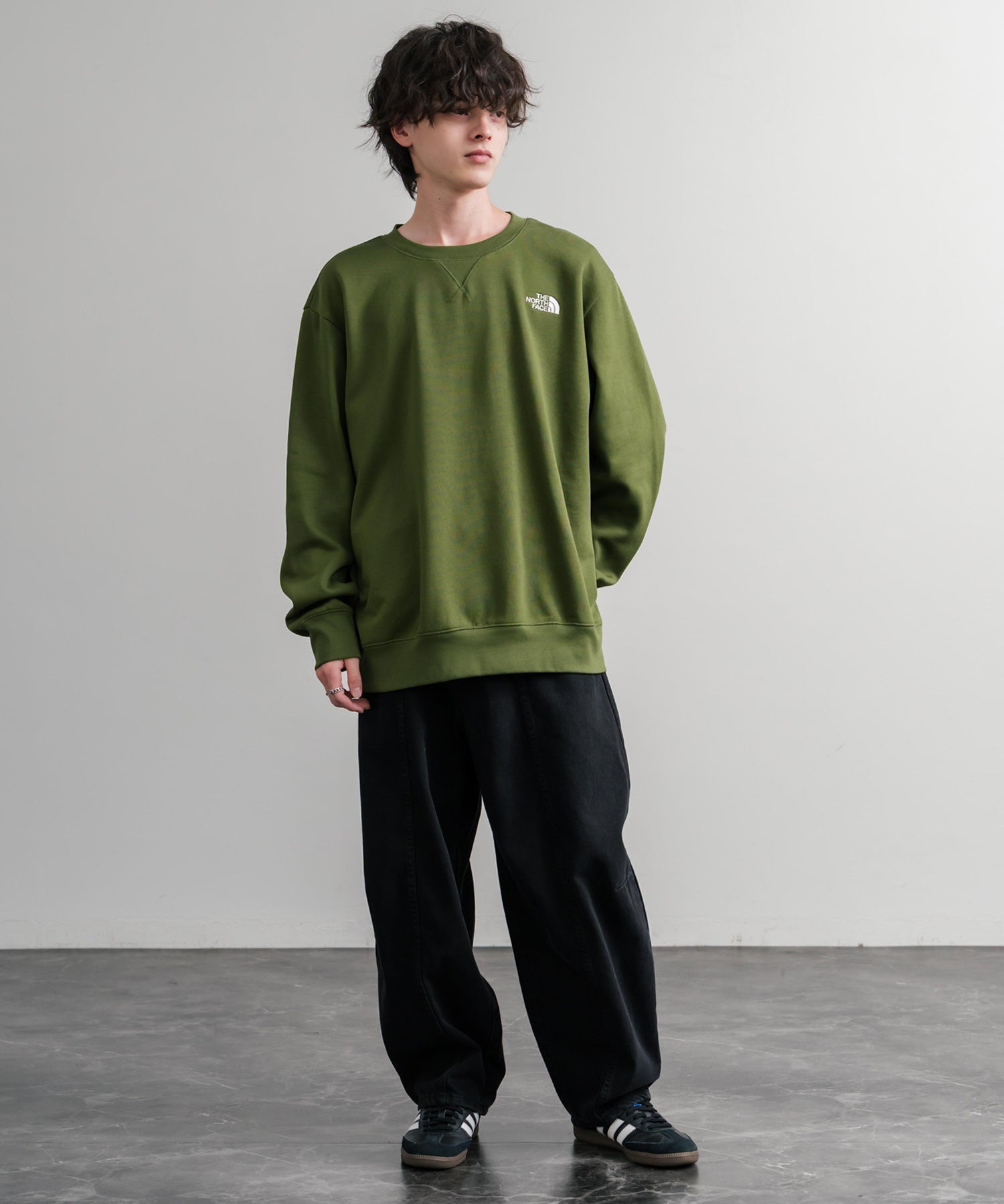 THE NORTH FACE ザ・ノースフェイス MEN S ESSENTIAL CREW 裏起毛ワンポイントロゴ刺繍長袖スウェット 15353