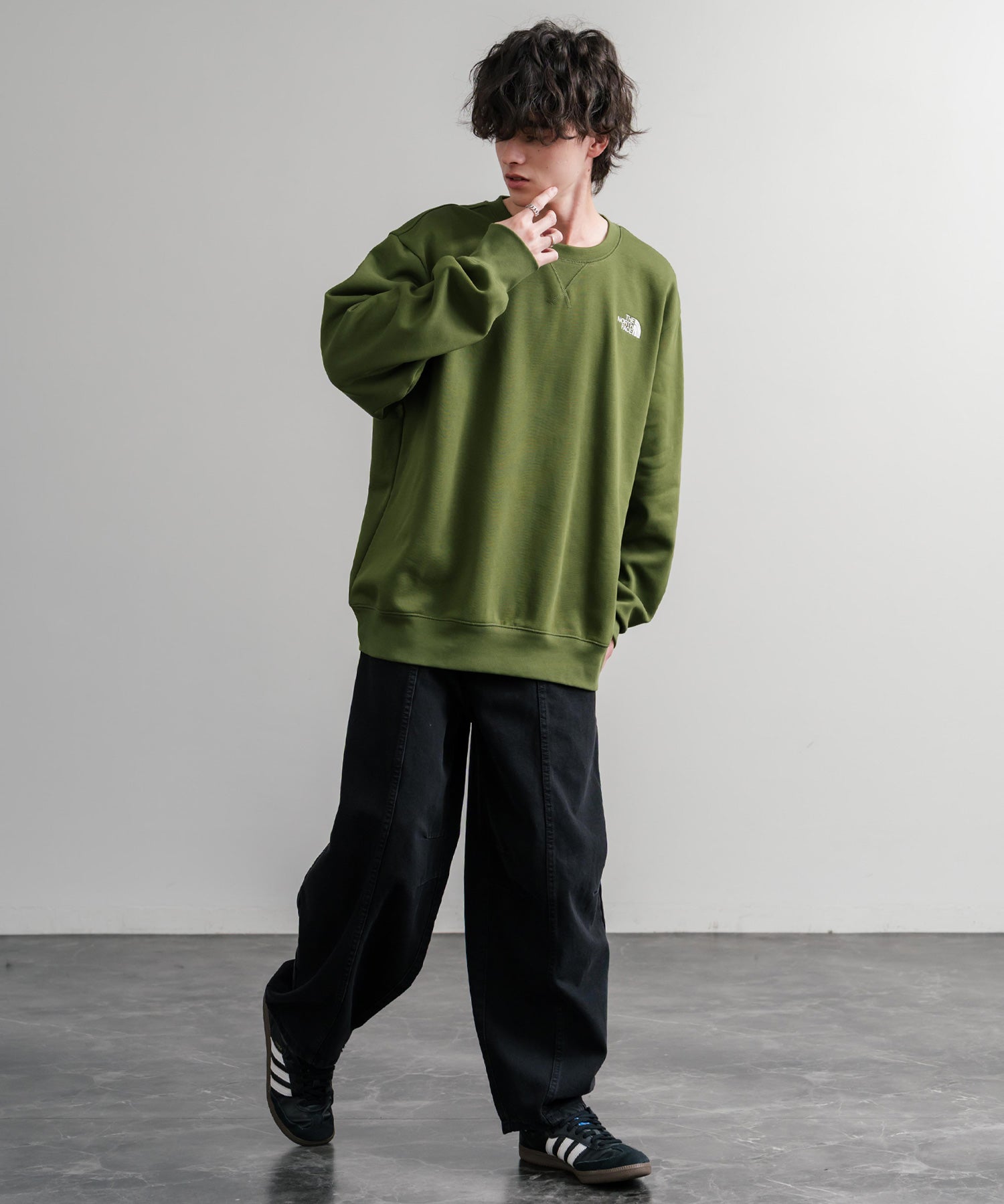 THE NORTH FACE ザ・ノースフェイス MEN S ESSENTIAL CREW 裏起毛ワンポイントロゴ刺繍長袖スウェット 15353