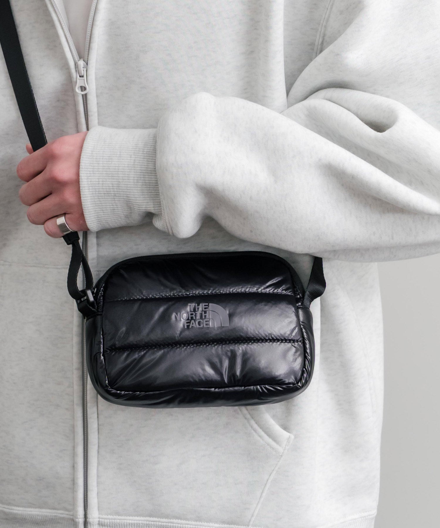 日本未展開モデル WHITE LABEL THE NORTH FACE CHUBBY CROSS BAG MINI ラウンド型キルティングミニクロスショルダーバッグ 15363