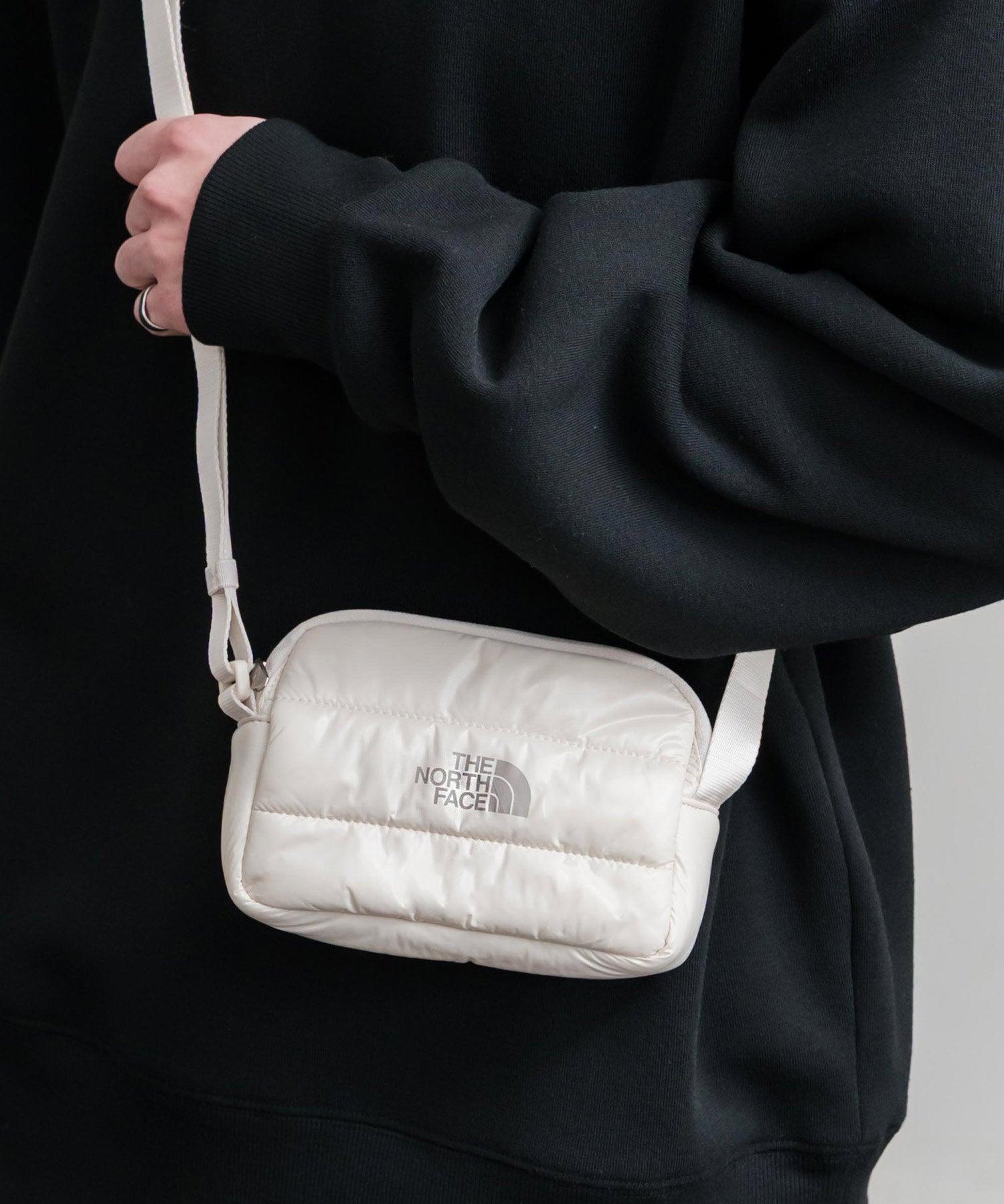 日本未展開モデル WHITE LABEL THE NORTH FACE CHUBBY CROSS BAG MINI ラウンド型キルティングミニクロスショルダーバッグ 15363