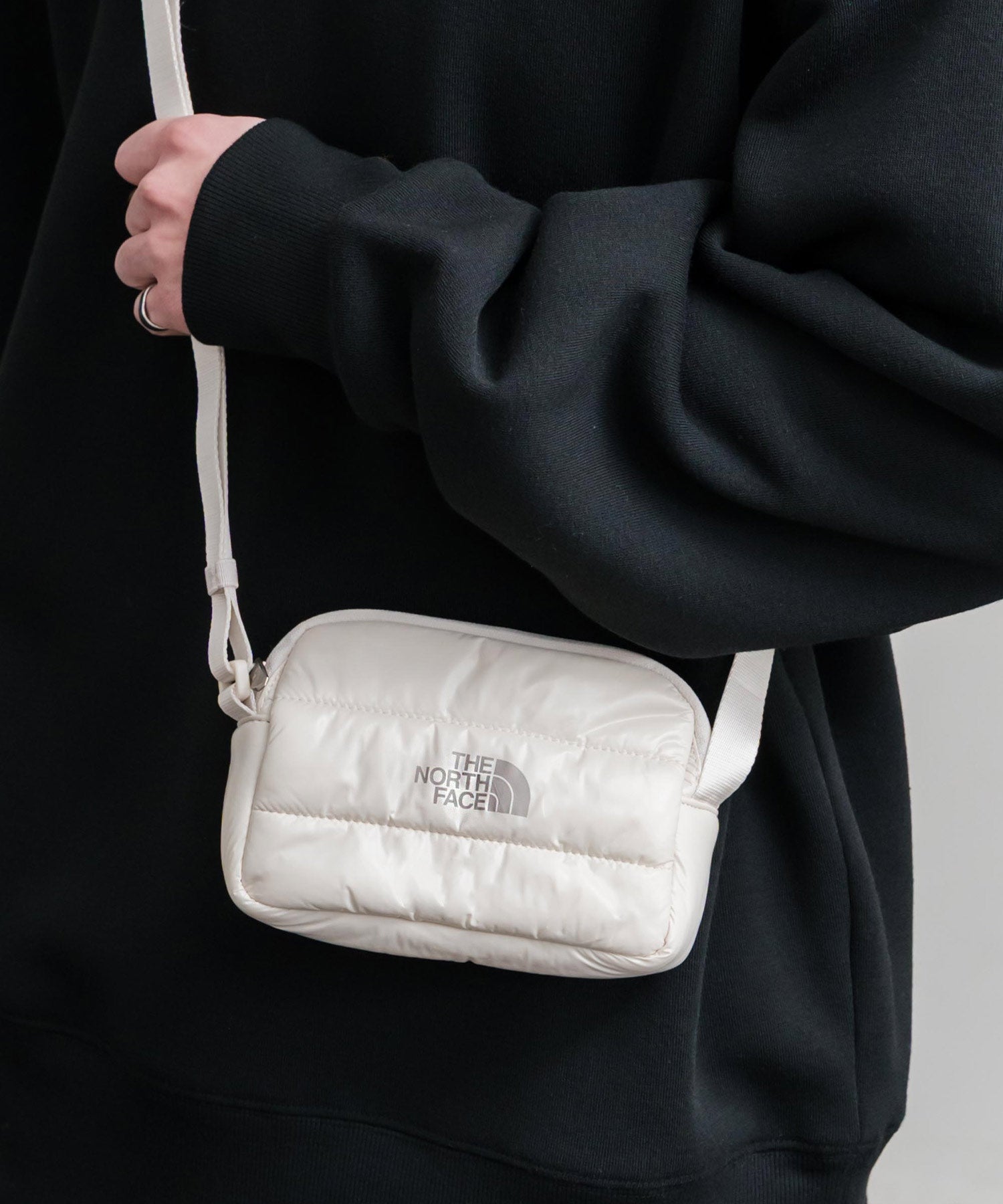 日本未展開モデル WHITE LABEL THE NORTH FACE CHUBBY CROSS BAG MINI ラウンド型キルティングミニクロスショルダーバッグ 15363