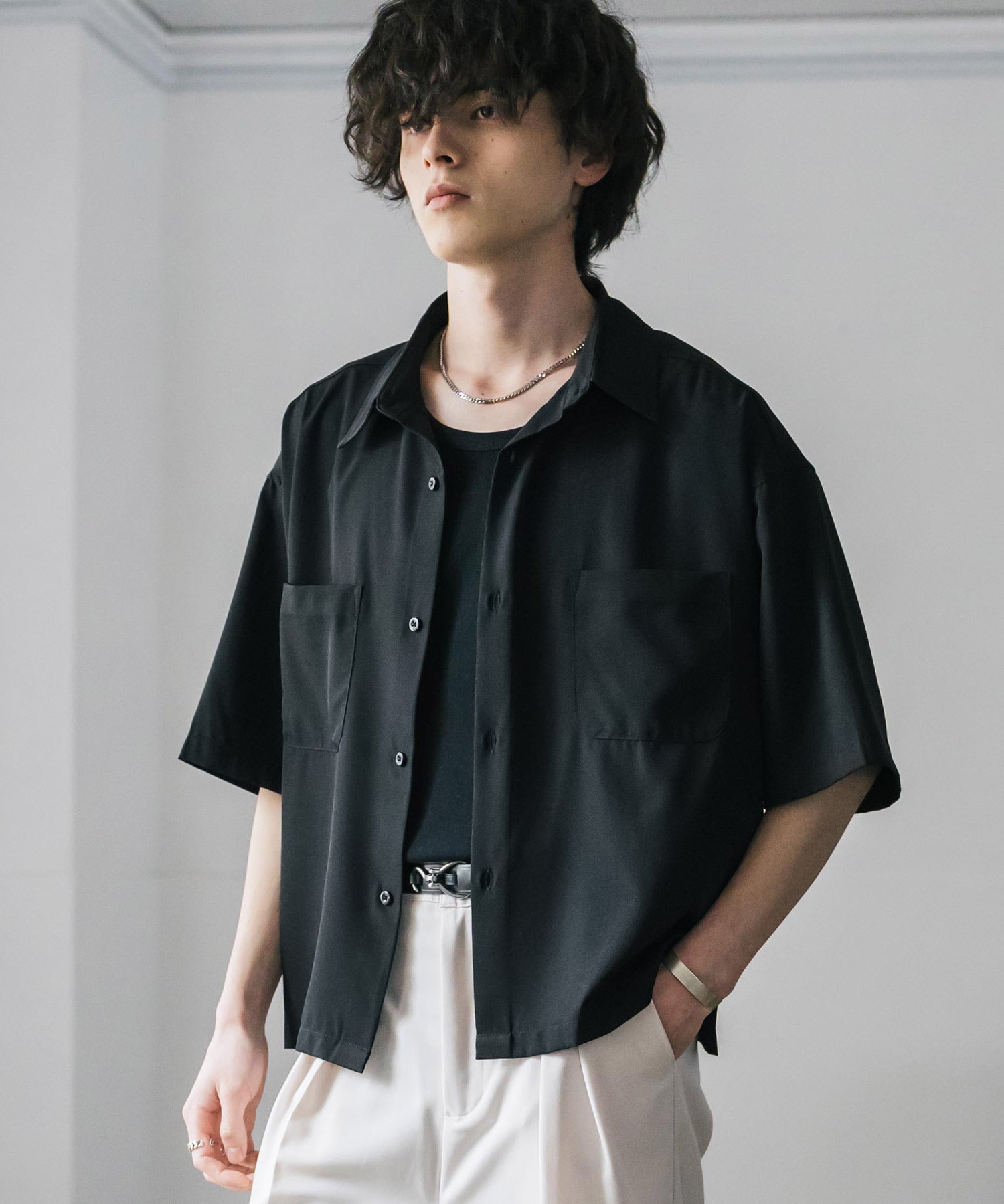 希少バーバリー UPON MY KINGDOM ハーフジップ 半袖シャツ 黒L 接触冷感 オーバーサイズとろみショート丈半袖シャツ/短丈ハーフ