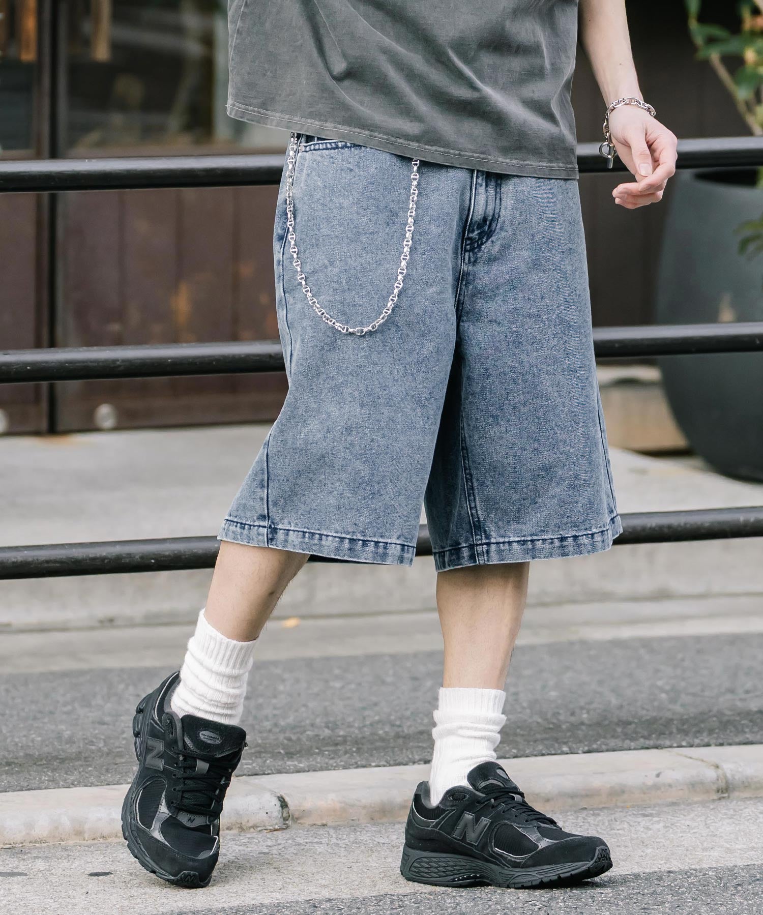 ケミカルウォッシュ オーバーダイ ワイドデニムハーフショートパンツ 15375