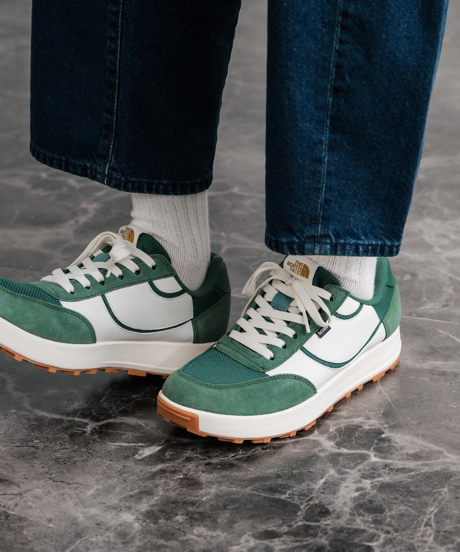 THE NORTH FACE DOME レースアップスニーカー ランニングシューズ	15381