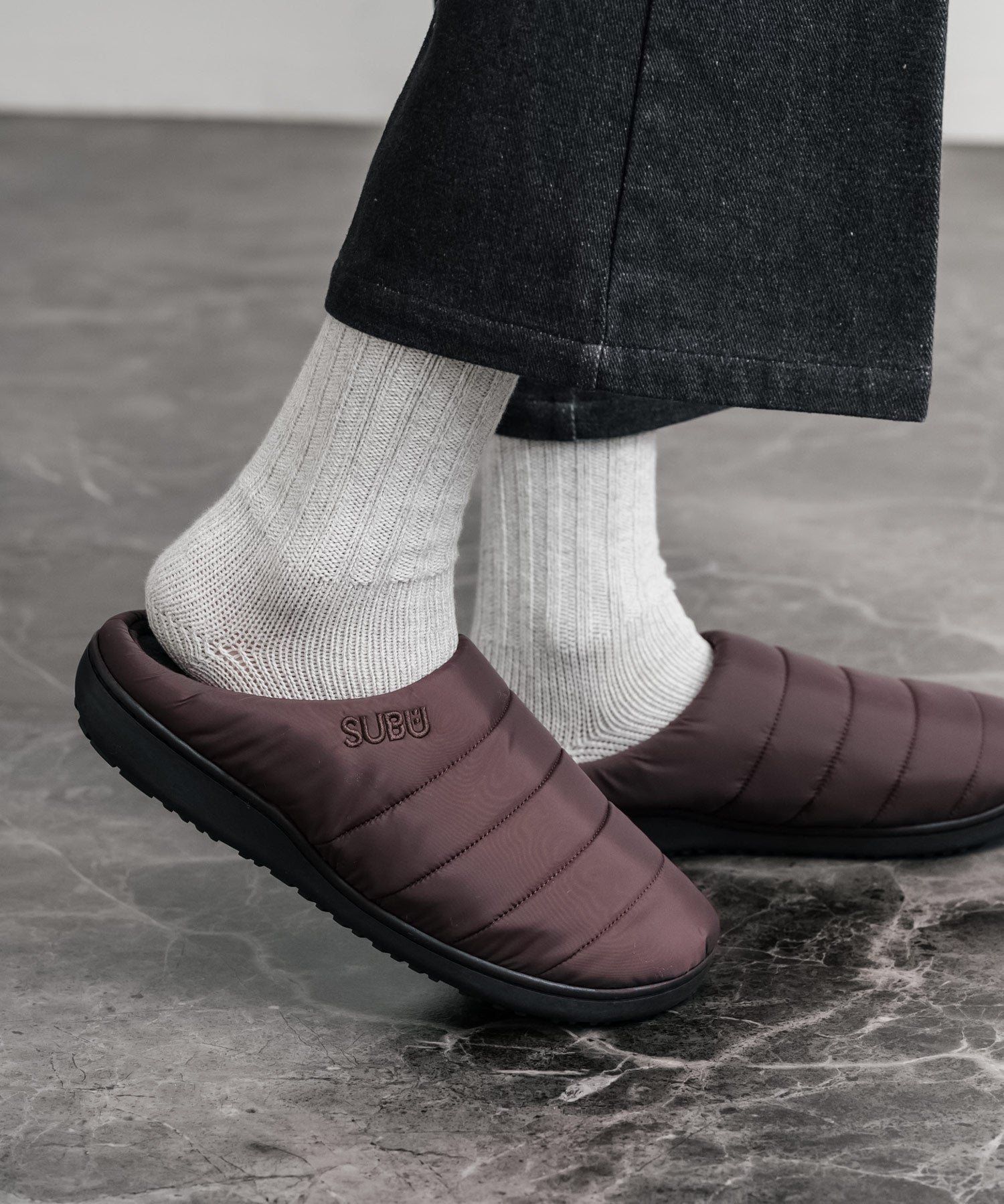 【SUBU/スブ】 サンダル F-line/ワンポイントロゴ刺繍モックシューズスリッポンスリッパ 15384