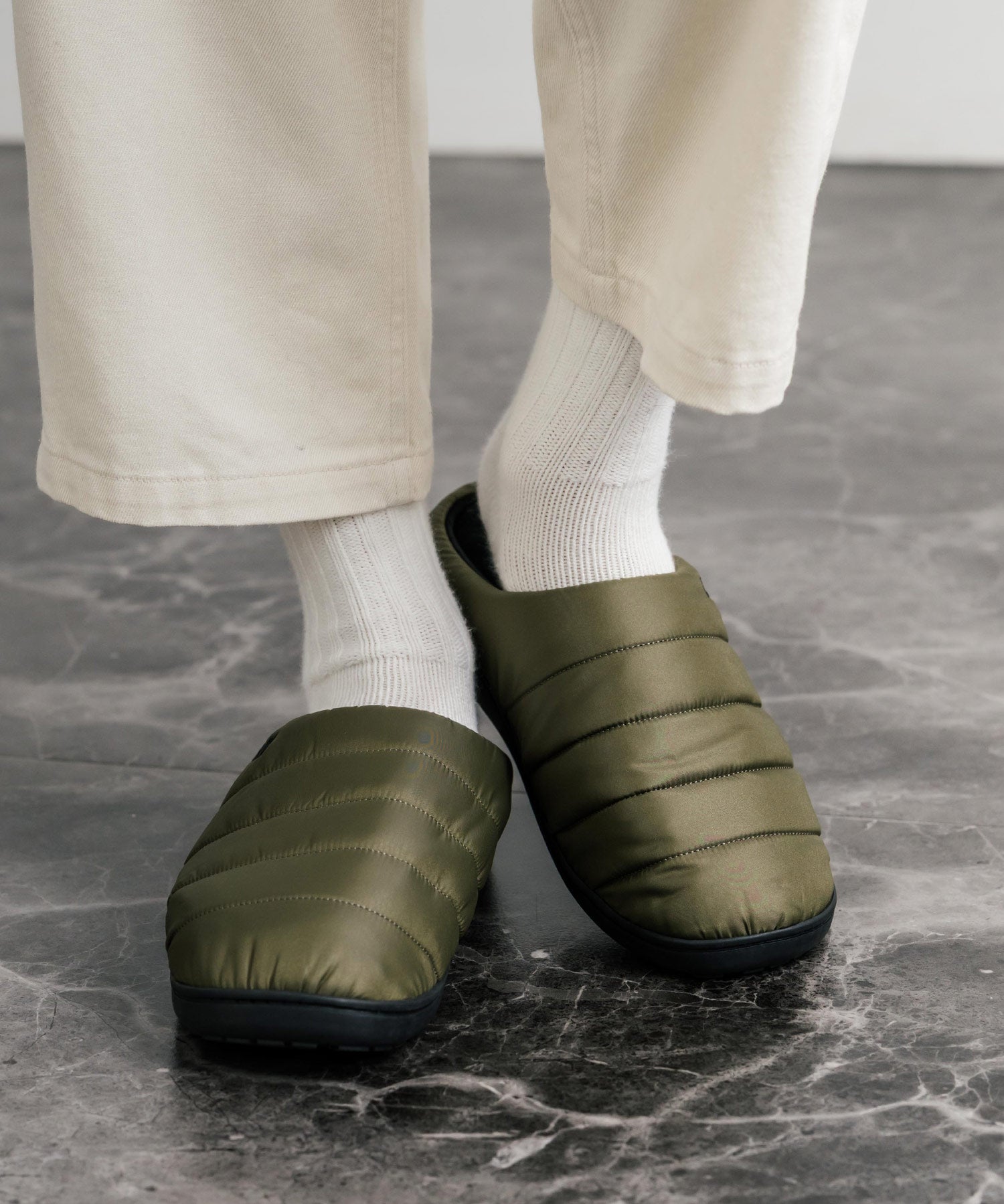 【SUBU/スブ】 サンダル F-line/ワンポイントロゴ刺繍モックシューズスリッポンスリッパ 15384