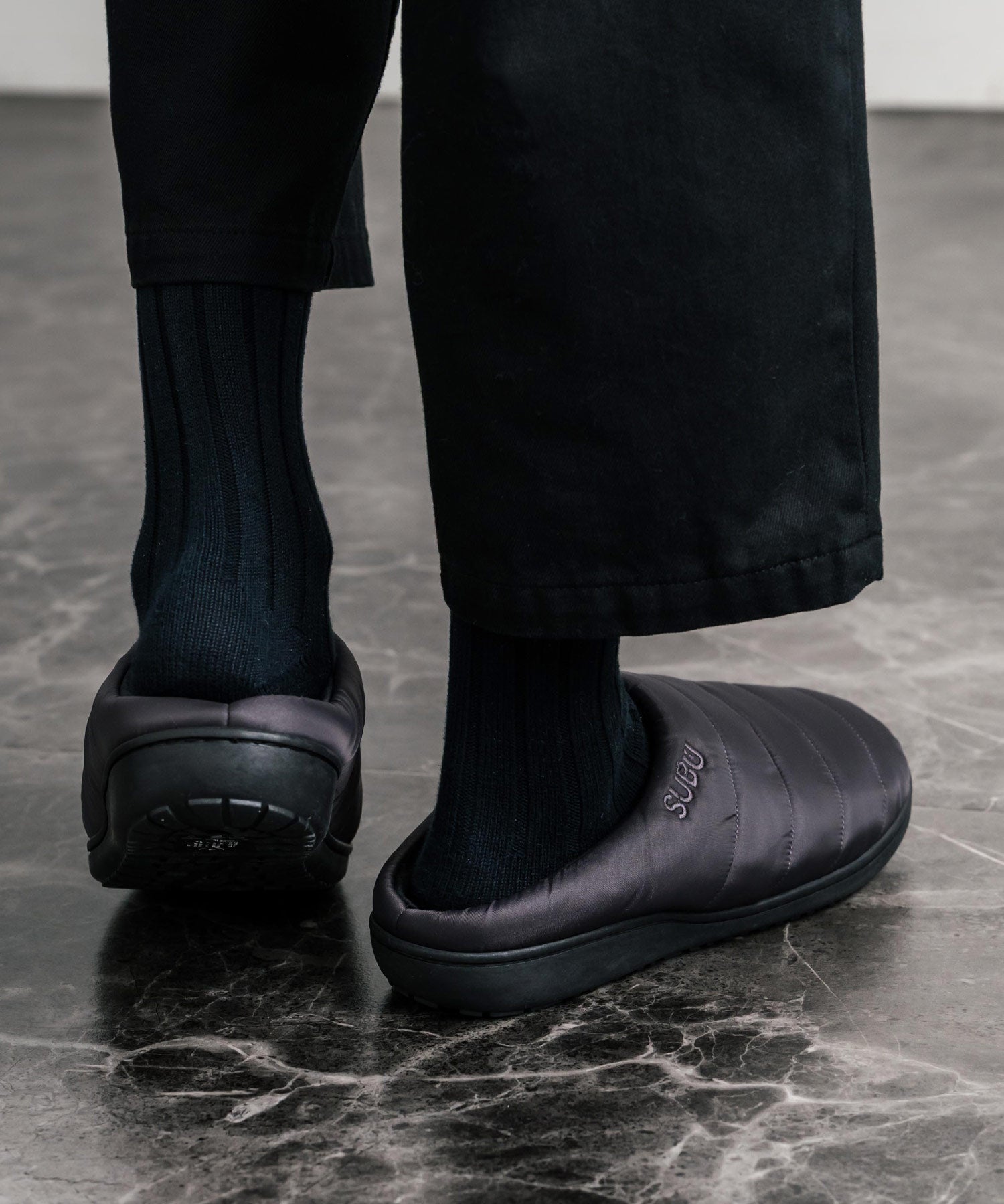 【SUBU/スブ】 サンダル F-line/ワンポイントロゴ刺繍モックシューズスリッポンスリッパ 15384