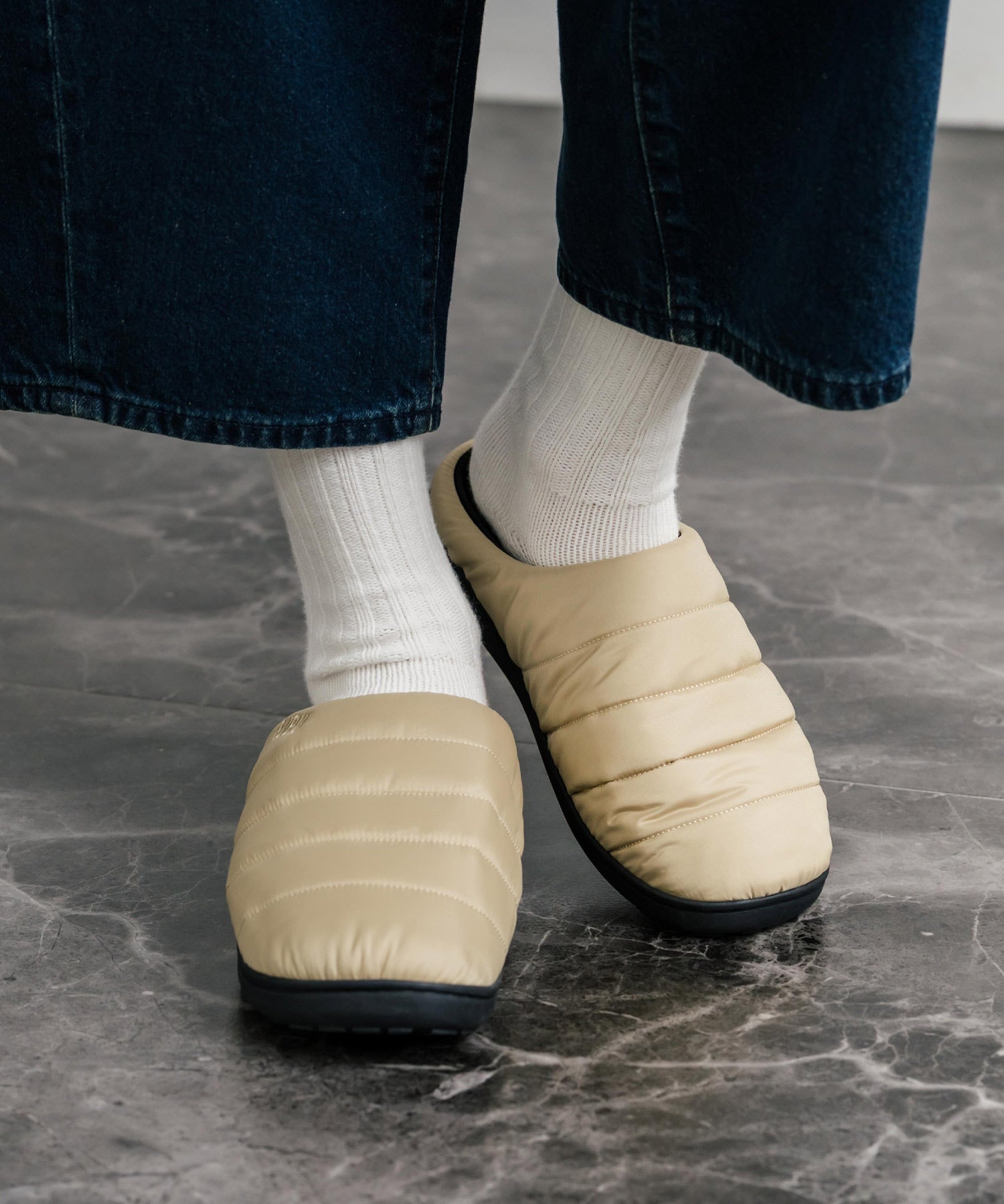 【SUBU/スブ】 サンダル F-line/ワンポイントロゴ刺繍モックシューズスリッポンスリッパ 15384