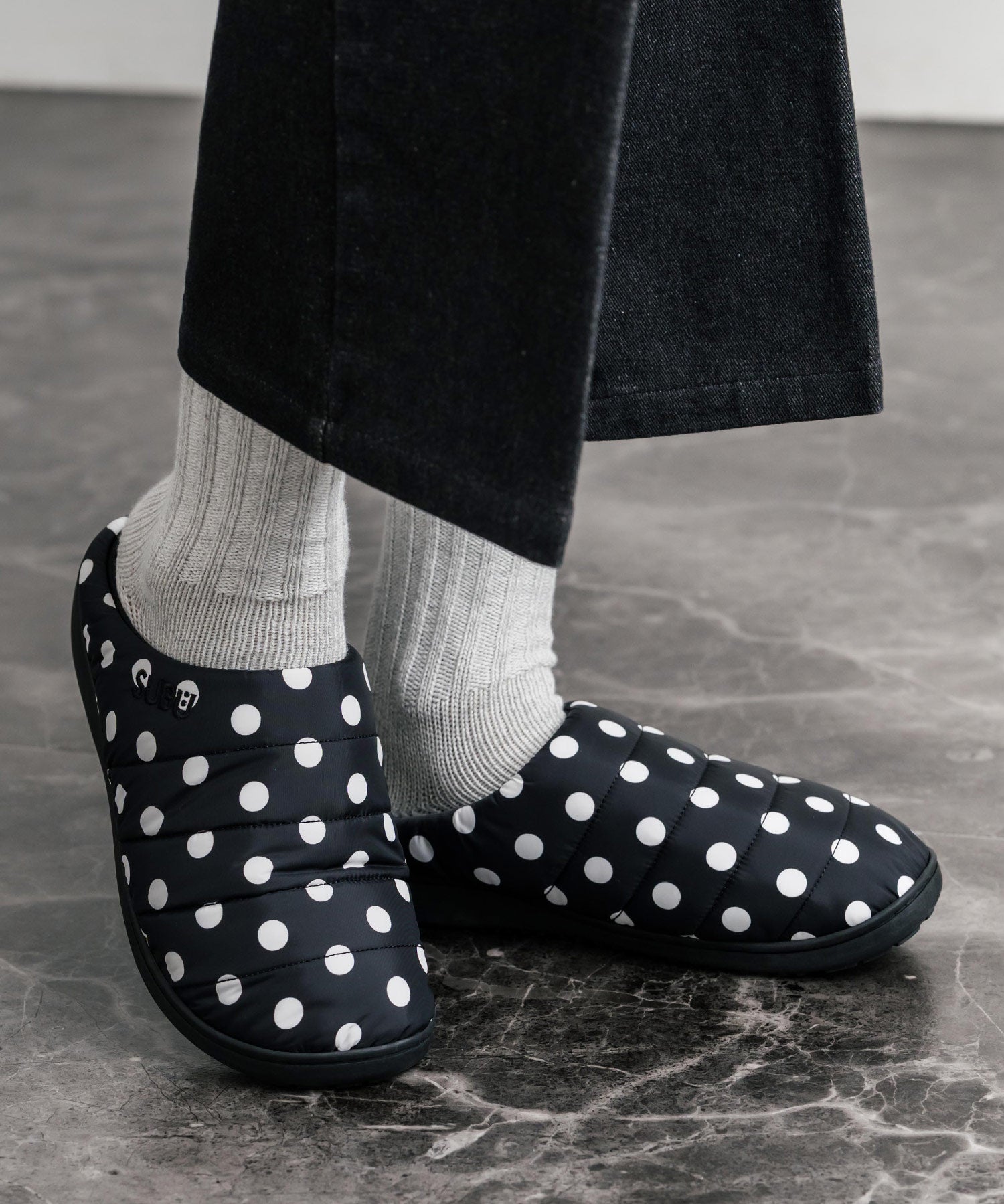 【SUBU/スブ】 サンダル F-line/ワンポイントロゴ刺繍モックシューズスリッポンスリッパ 15384