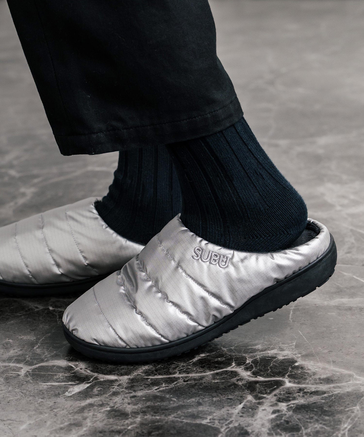 【SUBU/スブ】 サンダル F-line/ワンポイントロゴ刺繍モックシューズスリッポンスリッパ 15384
