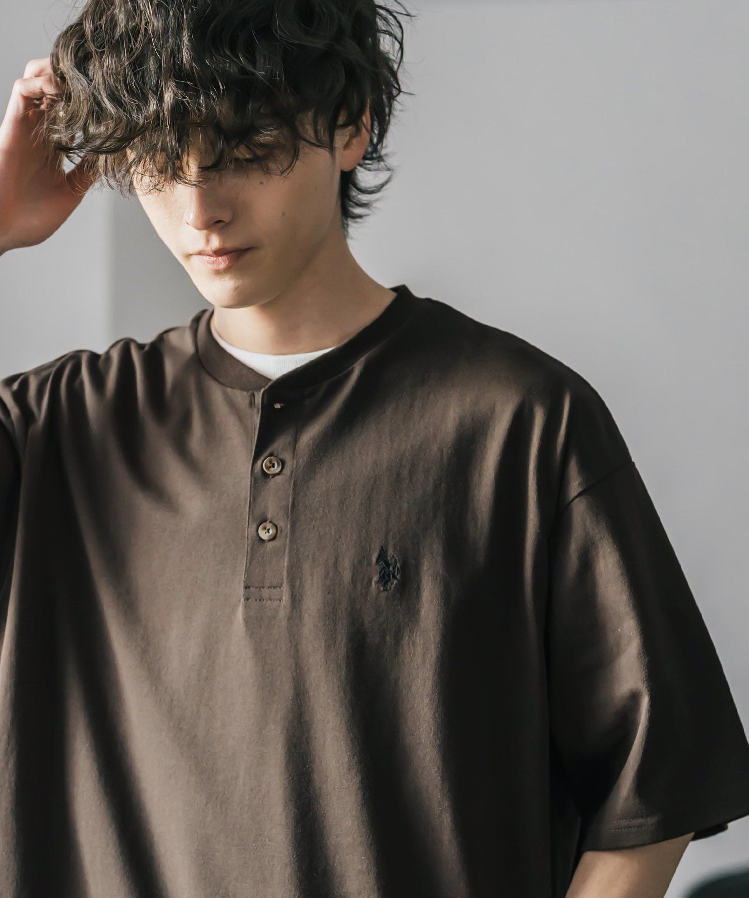 U.S. POLO ASSN. ユーエスポロアッスン 別注コラボワンポイントロゴ刺繍天竺ヘンリーネック半袖Tシャツ 15427