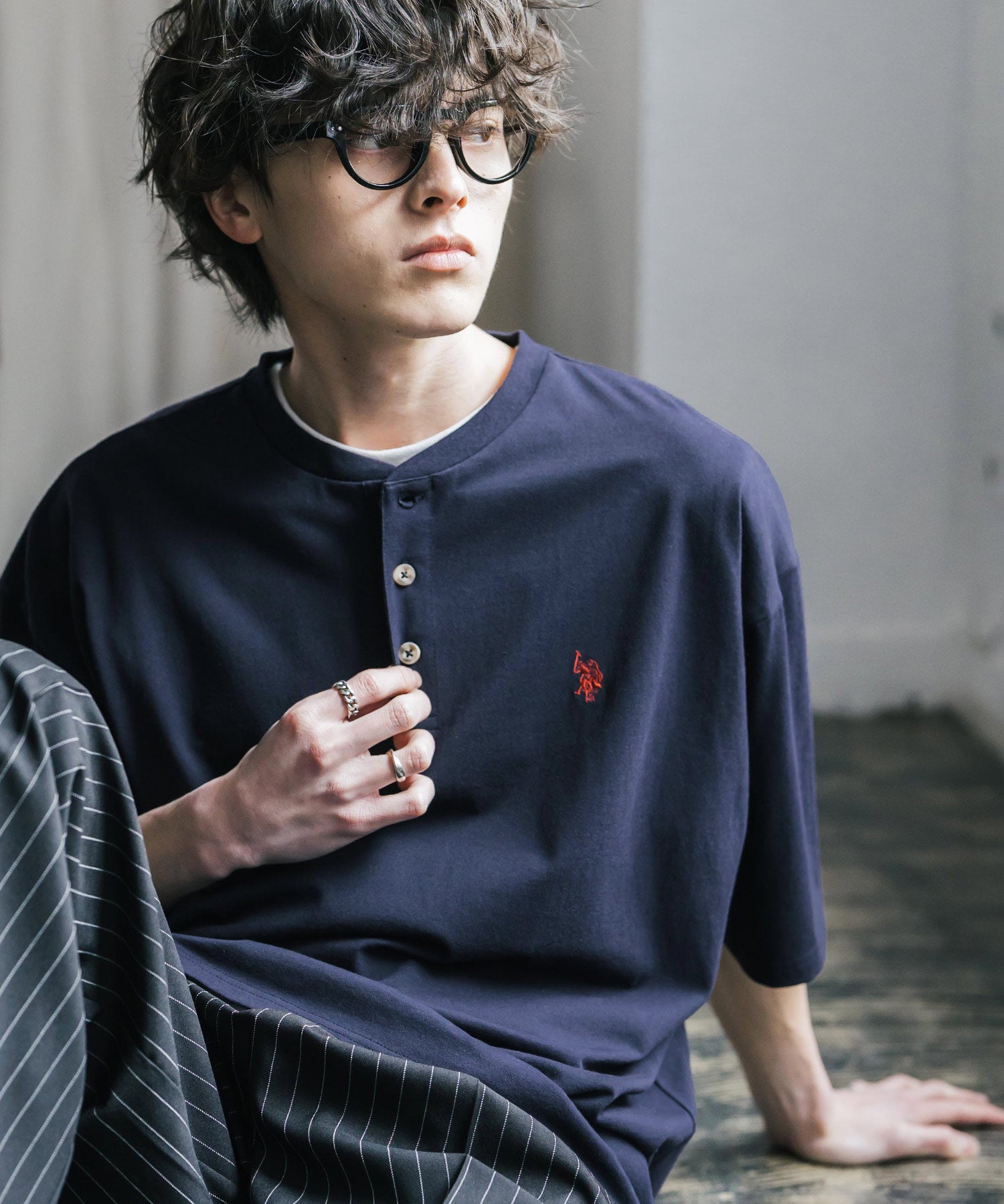 U.S. POLO ASSN. ユーエスポロアッスン 別注コラボワンポイントロゴ刺繍天竺ヘンリーネック半袖Tシャツ 15427