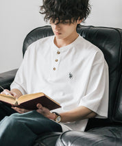 U.S. POLO ASSN. ユーエスポロアッスン 別注コラボワンポイントロゴ刺繍天竺ヘンリーネック半袖Tシャツ 15427