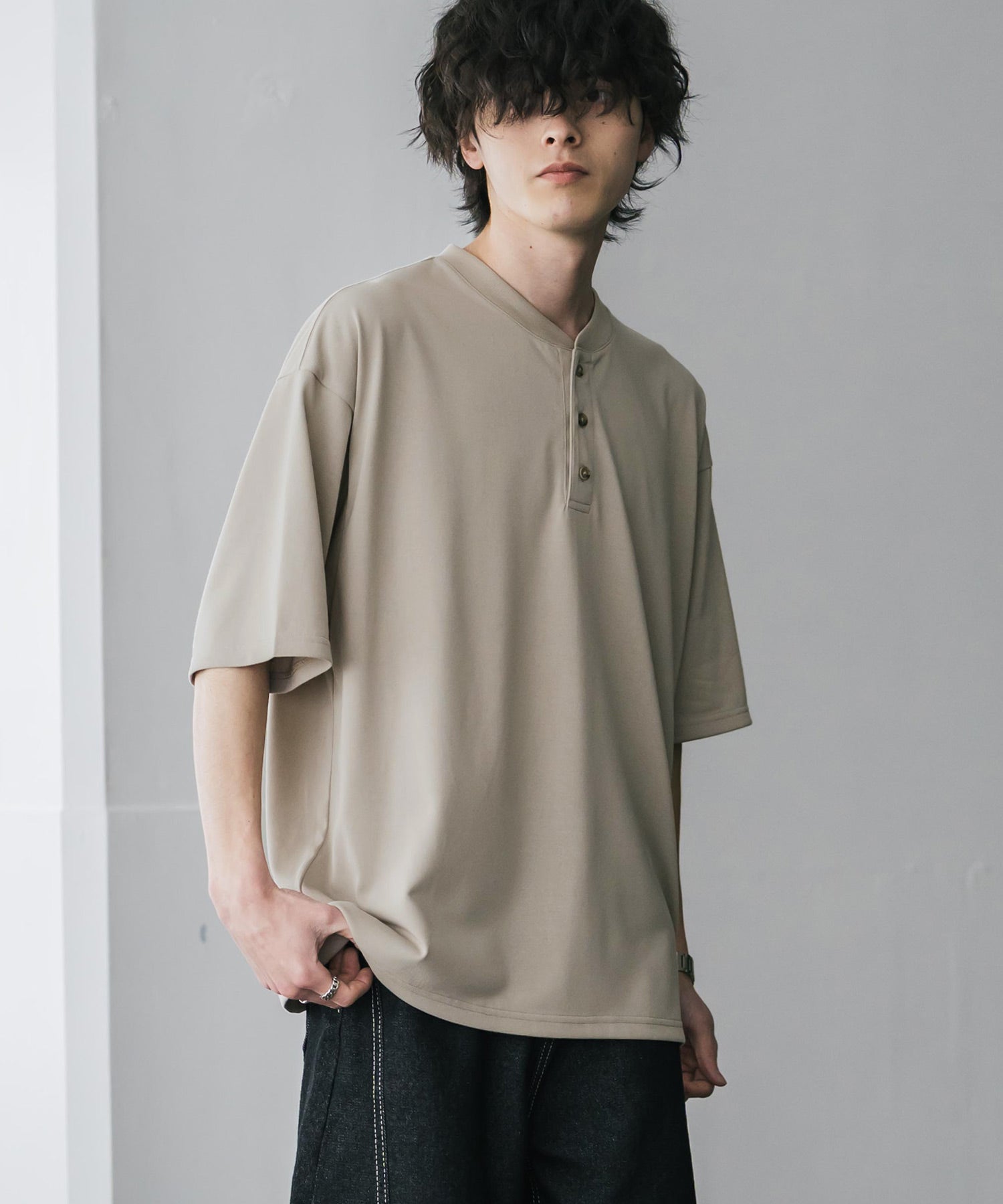 AIR TEC+ 接触冷感・遮熱・UVカット 多機能ヘンリーネック半袖Tシャツ 15428