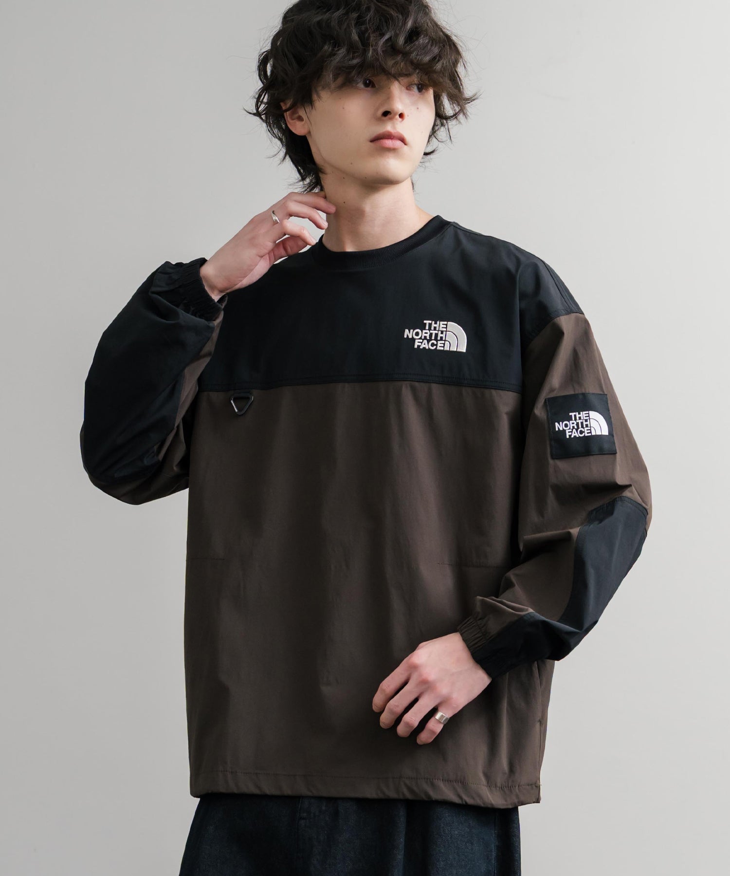 日本未展開モデル THE NORTH FACE ザ・ノースフェイス WHITE LABEL ホワイトレーベル TNF ALBANY EX CREWNECK ワンポイントロゴ刺繍バイカラー長袖カットソー 15432