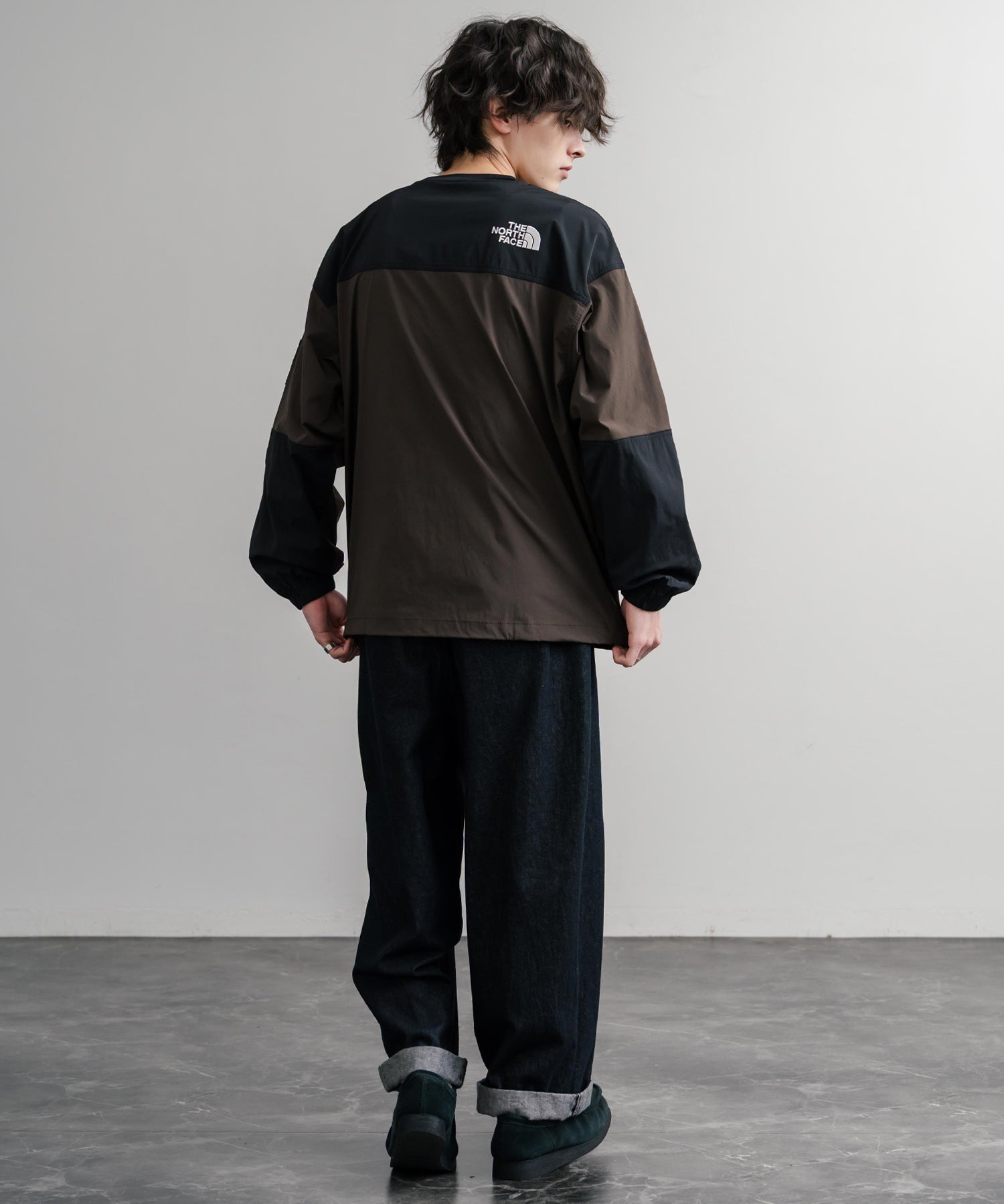 日本未展開モデル THE NORTH FACE ザ・ノースフェイス WHITE LABEL ホワイトレーベル TNF ALBANY EX CREWNECK ワンポイントロゴ刺繍バイカラー長袖カットソー 15432