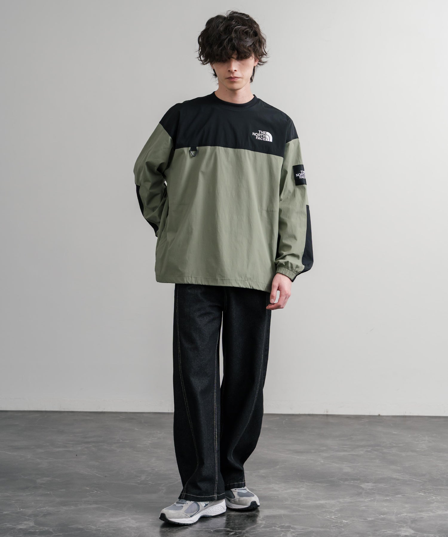 日本未展開モデル THE NORTH FACE ザ・ノースフェイス WHITE LABEL ホワイトレーベル TNF ALBANY EX CREWNECK ワンポイントロゴ刺繍バイカラー長袖カットソー 15432
