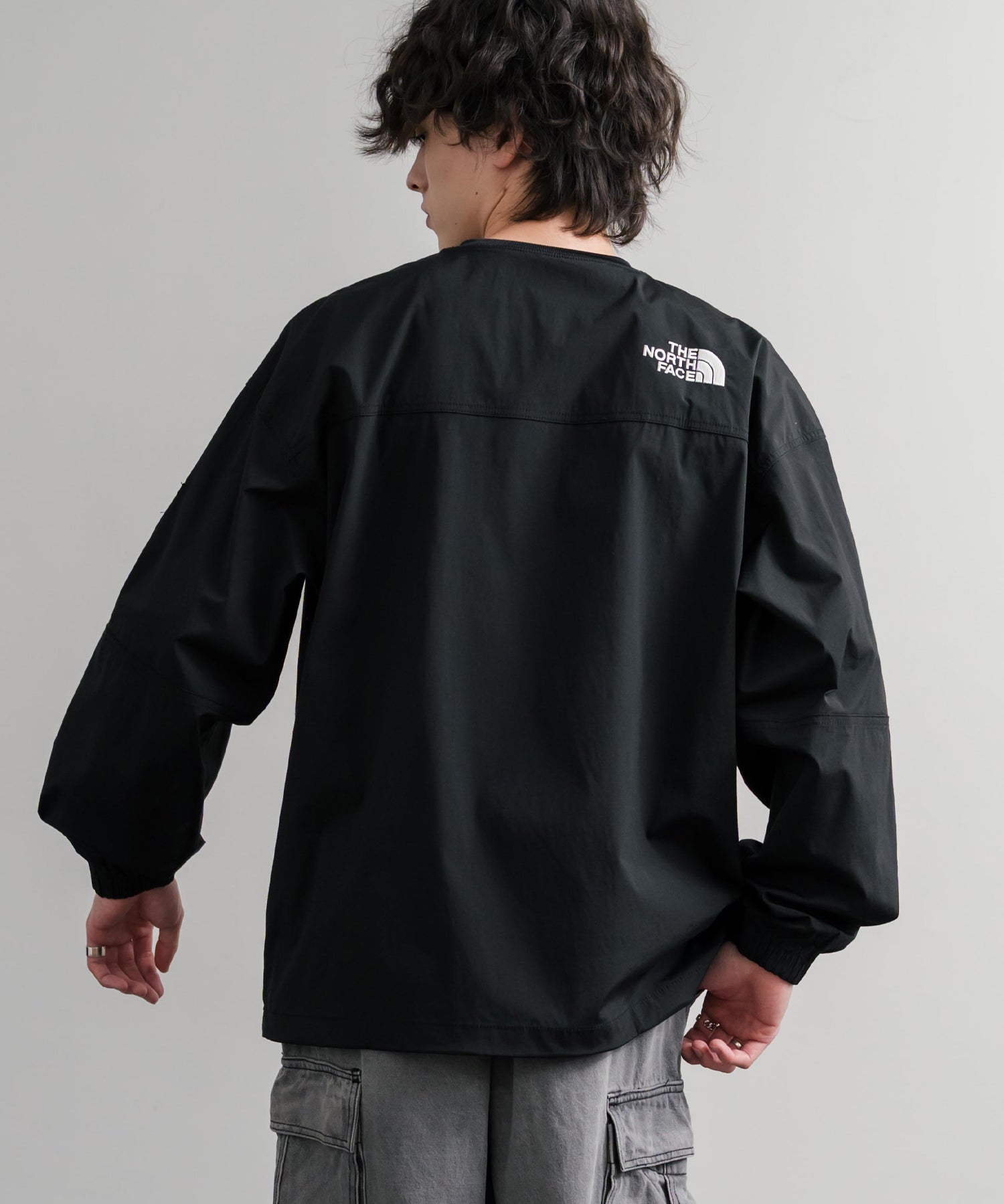 日本未展開モデル THE NORTH FACE ザ・ノースフェイス WHITE LABEL ホワイトレーベル TNF ALBANY EX CREWNECK ワンポイントロゴ刺繍バイカラー長袖カットソー 15432