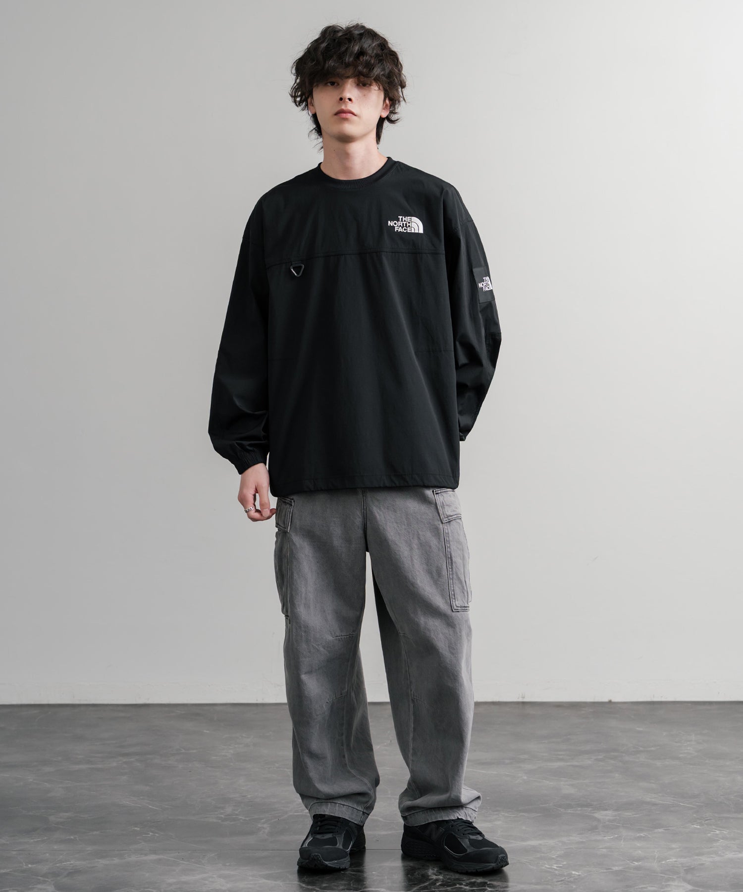 日本未展開モデル THE NORTH FACE ザ・ノースフェイス WHITE LABEL ホワイトレーベル TNF ALBANY EX CREWNECK ワンポイントロゴ刺繍バイカラー長袖カットソー 15432