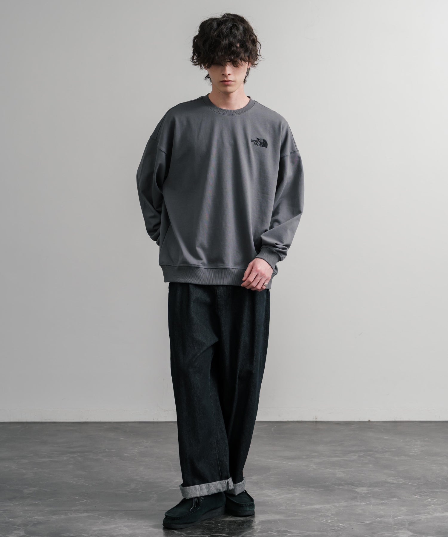 日本未展開モデル THE NORTH FACE ザ・ノースフェイス WHITE LABEL ホワイトレーベル TNF GO-TO SWEATSHIRTS ワンポイントロゴ刺繍クルーネック長袖スウェットトレーナー 15433