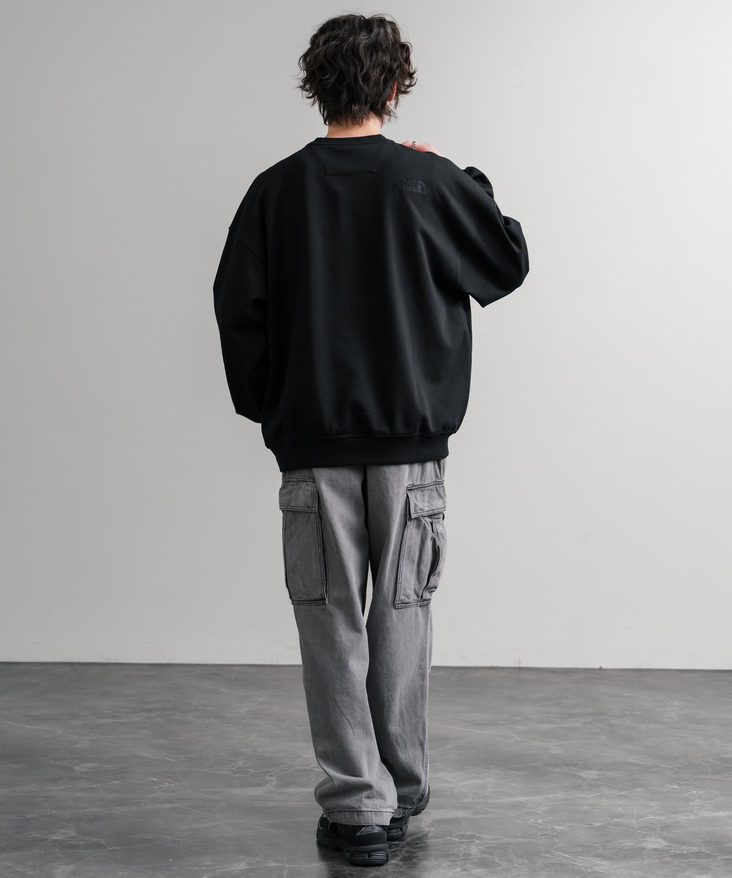 日本未展開モデル THE NORTH FACE ザ・ノースフェイス WHITE LABEL ホワイトレーベル TNF GO-TO SWEATSHIRTS ワンポイントロゴ刺繍クルーネック長袖スウェットトレーナー 15433
