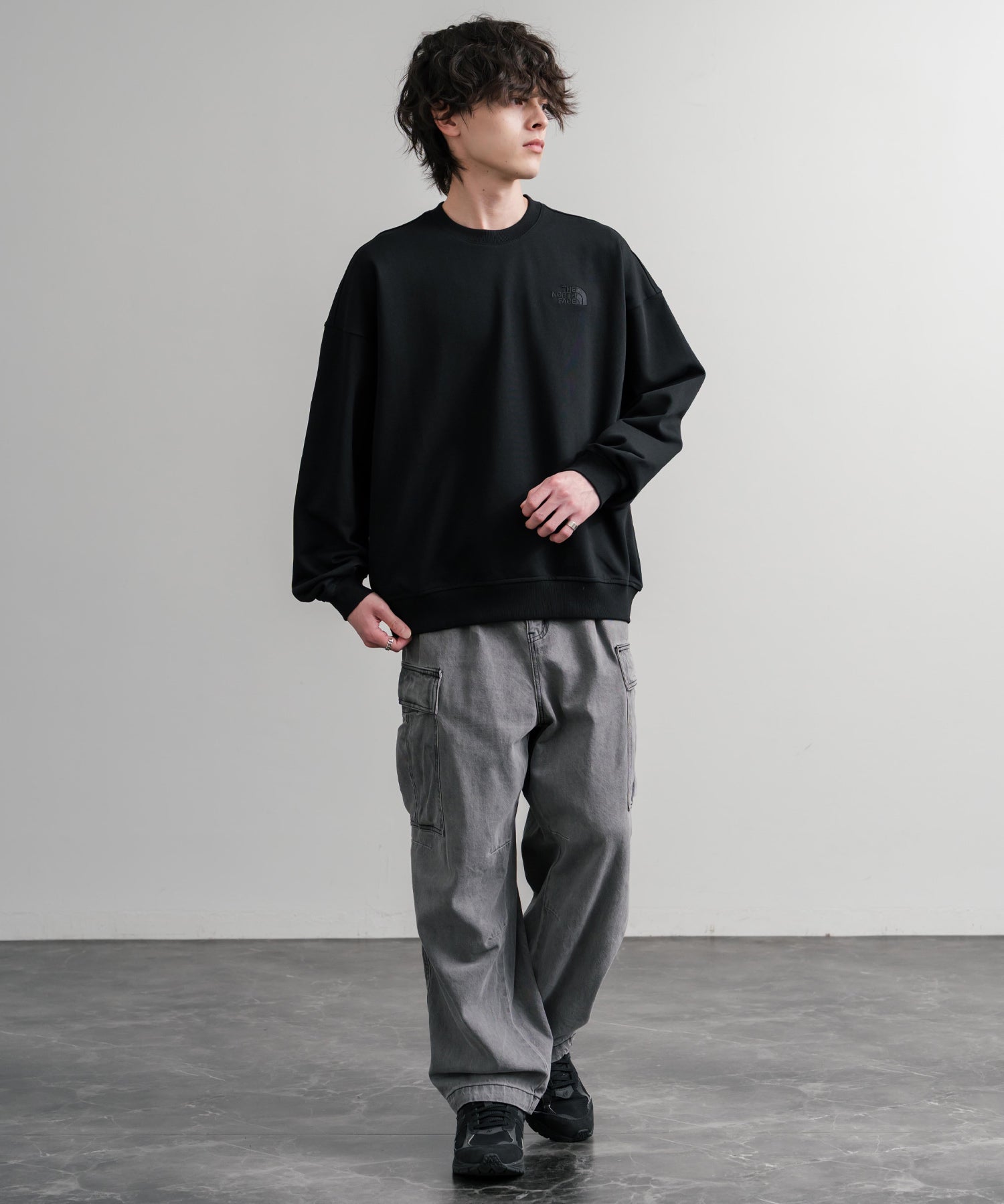 日本未展開モデル THE NORTH FACE ザ・ノースフェイス WHITE LABEL ホワイトレーベル TNF GO-TO SWEATSHIRTS ワンポイントロゴ刺繍クルーネック長袖スウェットトレーナー 15433