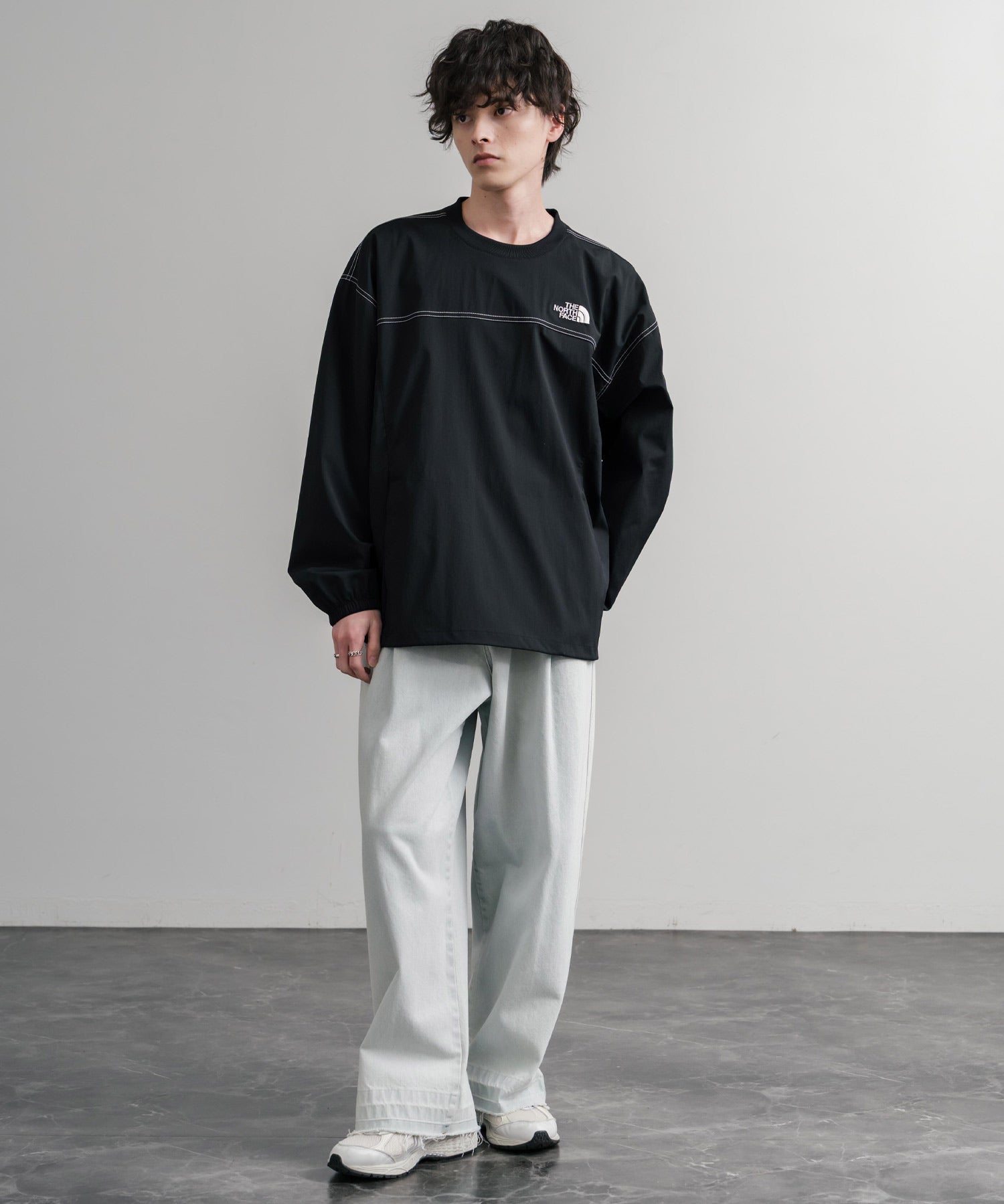 日本未展開モデル THE NORTH FACE ザ・ノースフェイス WHITE LABEL ホワイトレーベル TNF LOGO CREWNECK ワンポイントロゴステッチ長袖カットソー 15434