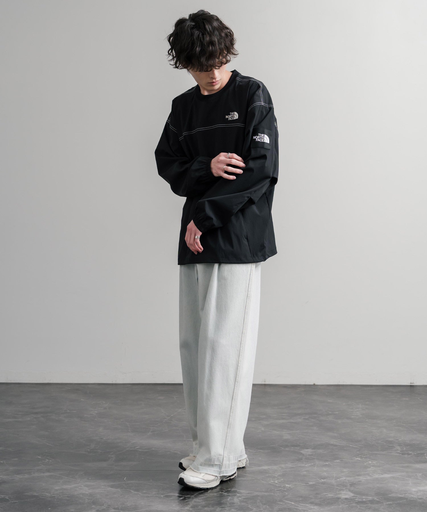 日本未展開モデル THE NORTH FACE ザ・ノースフェイス WHITE LABEL ホワイトレーベル TNF LOGO CREWNECK ワンポイントロゴステッチ長袖カットソー 15434